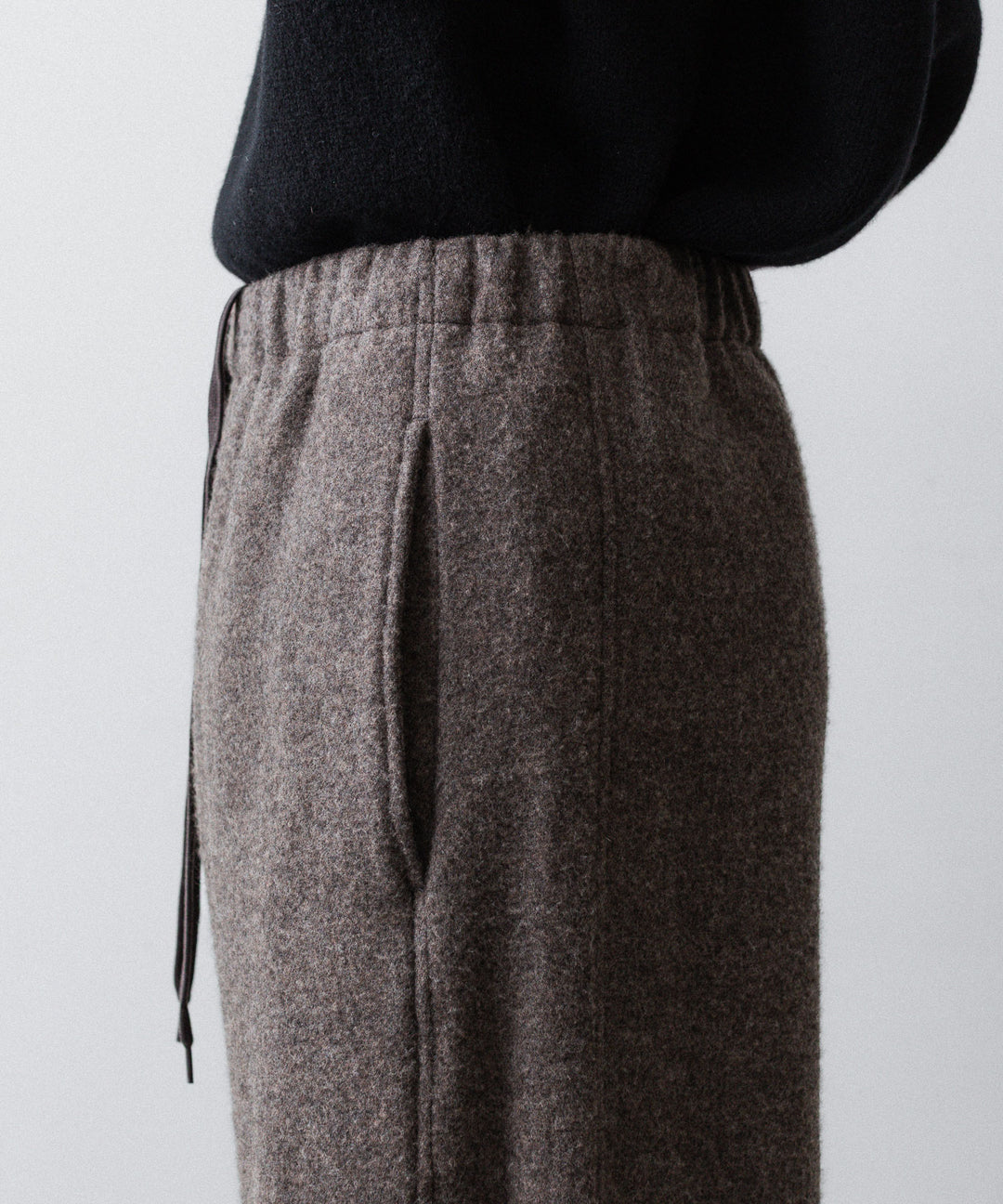 【ssstein】WOOL/CASHMERE FLEECE EASY TWIST TROUSERS - GREY BROWN