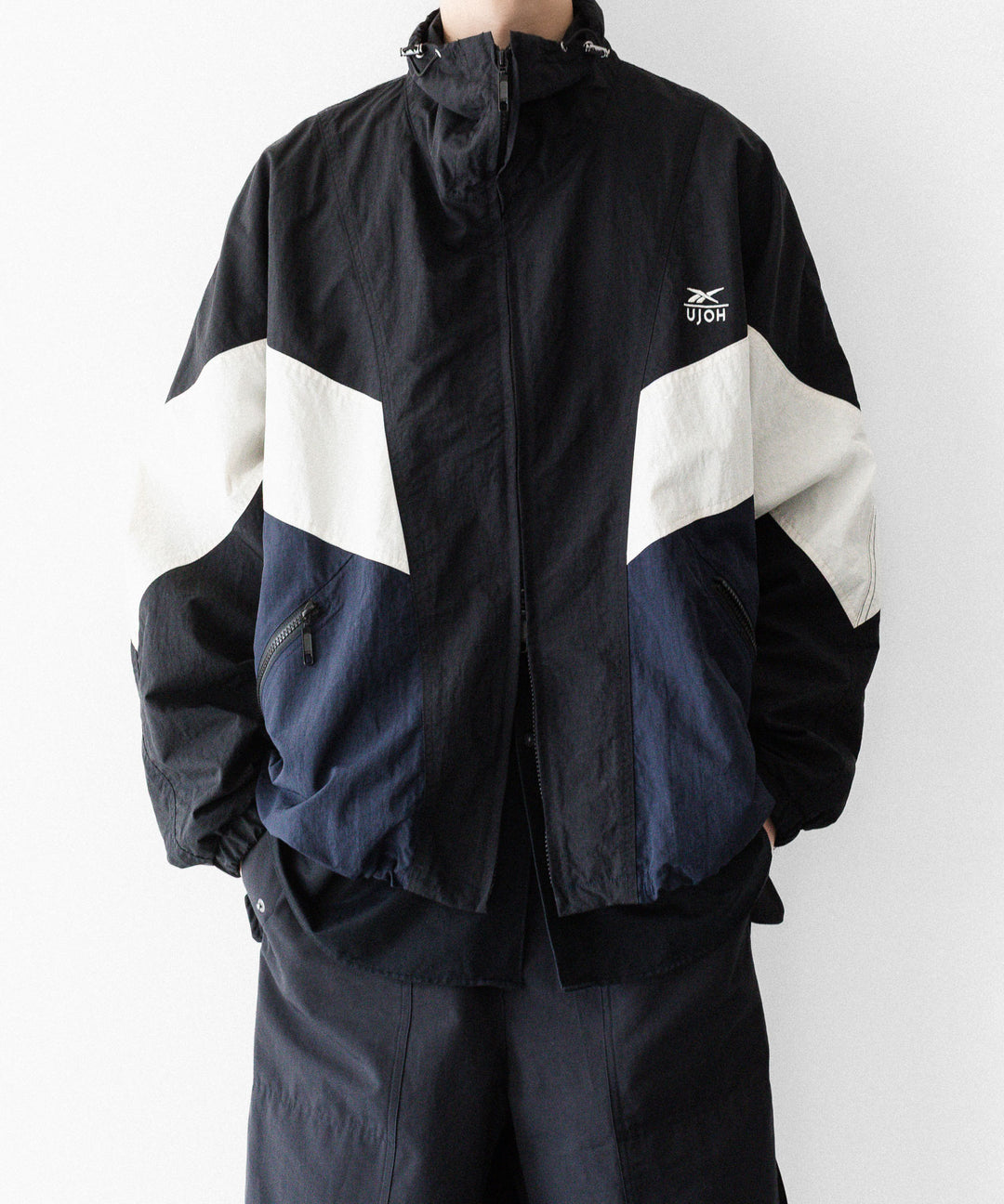 UJOH(ウジョー)×Reebok(リーボック)のZIP STAND COLLAR BLOUSON - BLACKの公式通販サイトsession福岡セレクトショップ