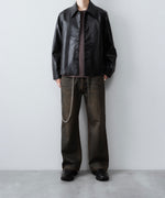 画像をギャラリービューアに読み込む, CODA -コーダのBLACK BROWN WASH BREAK CUT FLARED JEANSのBLACK BROWN公式通販サイトsession福岡セレクトショップ
