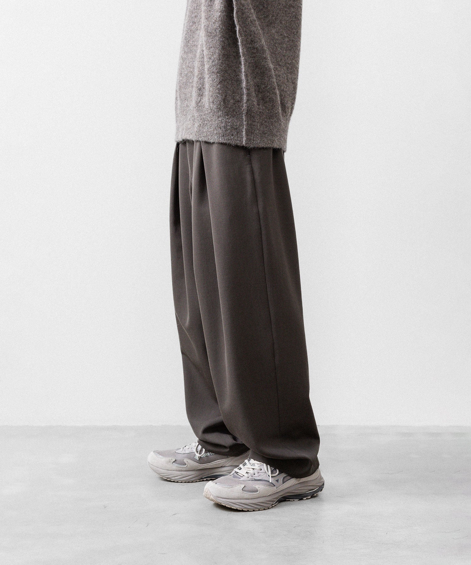 UJOH ウジョー CROSS TUCK PNTのOLIVE GRAY 公式通販サイトsession福岡セレクトショップ