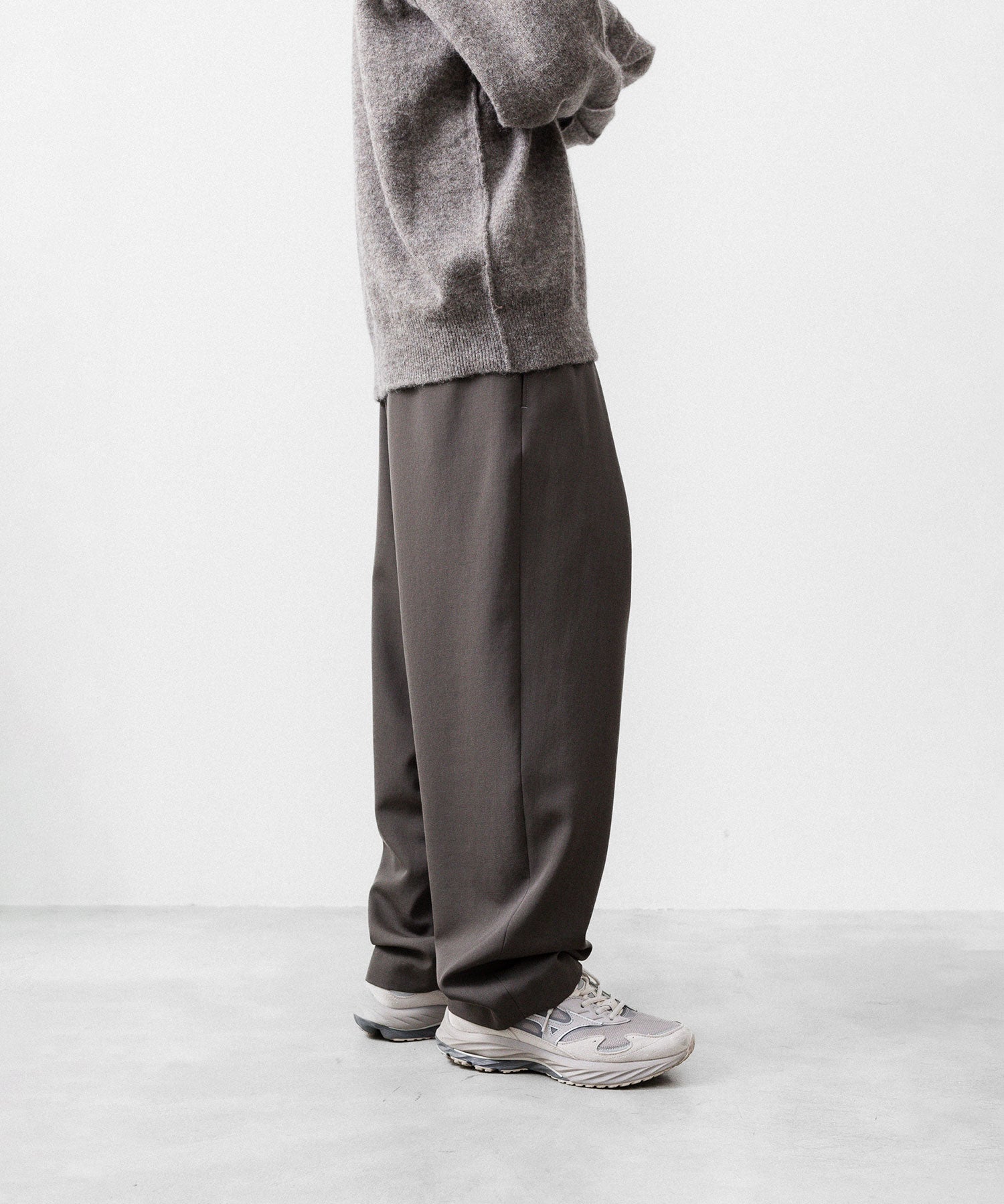 UJOH ウジョー CROSS TUCK PNTのOLIVE GRAY 公式通販サイトsession福岡セレクトショップ