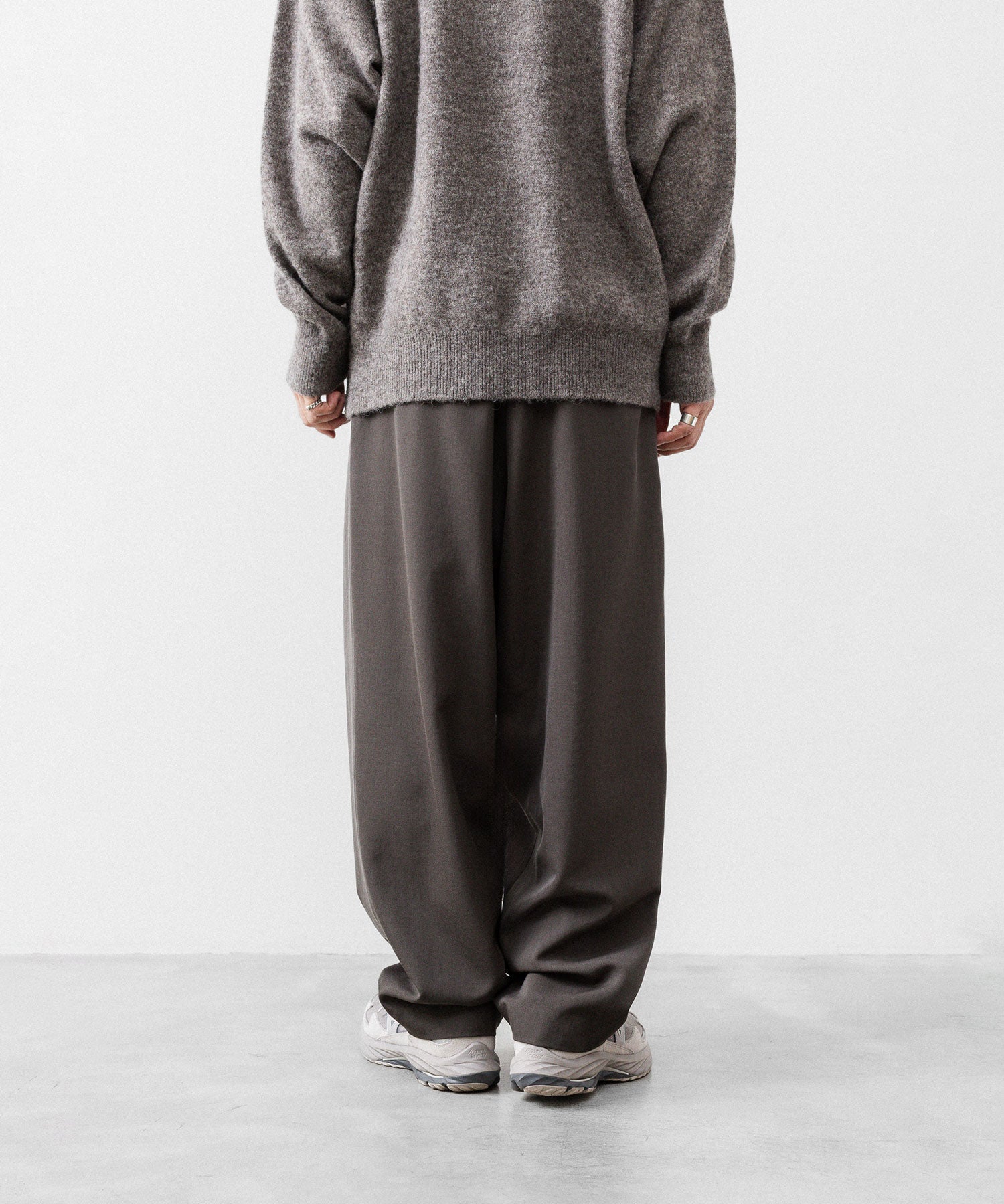 UJOH ウジョー CROSS TUCK PNTのOLIVE GRAY 公式通販サイトsession福岡セレクトショップ