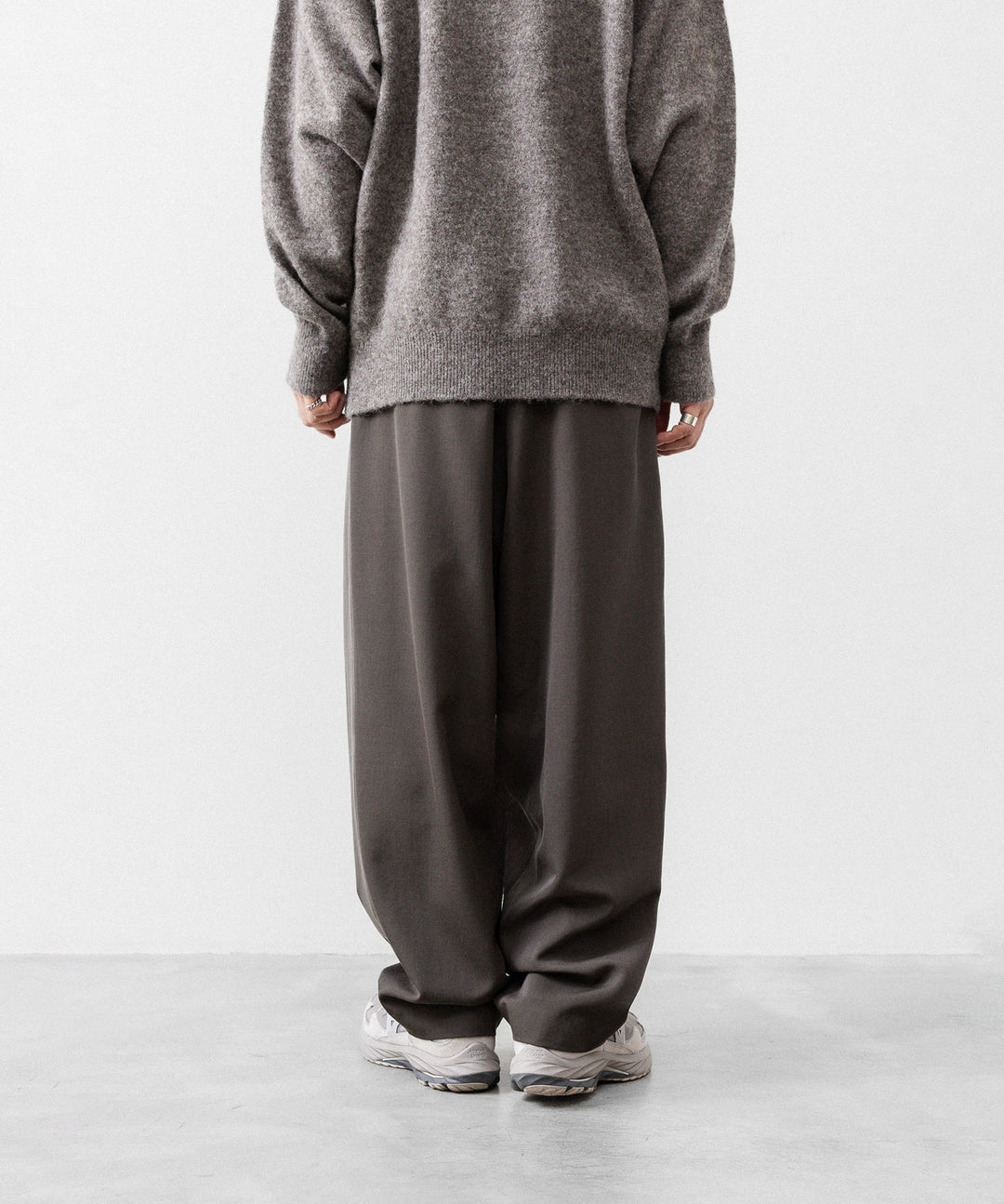 UJOH ウジョー CROSS TUCK PNTのOLIVE GRAY 公式通販サイトsession福岡セレクトショップ