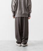 画像をギャラリービューアに読み込む, UJOH ウジョー CROSS TUCK PNTのOLIVE GRAY 公式通販サイトsession福岡セレクトショップ
