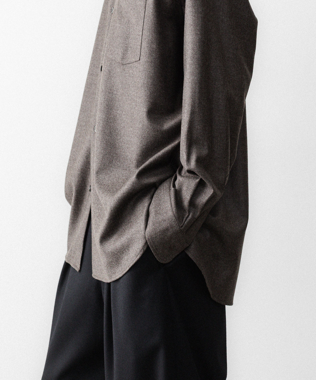 ssstein(シュタイン)のEXTRA FINE WOOL OVERSIZED REGULAR COLLAR SHIRT - CHARCOAL BROWNの公式通販サイトsession福岡セレクトショップ