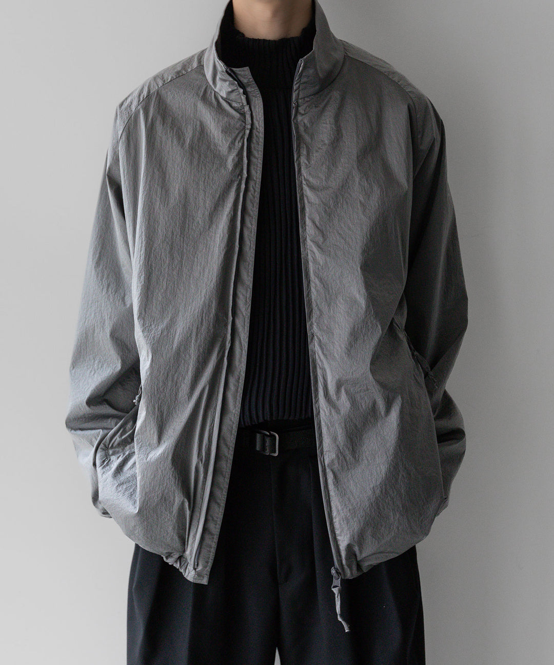 stein(シュタイン)の23AWコレクションWINDBREAKER STAND COLLAR JACKETのSILVER 公式通販サイトsession福岡セレクトショップ