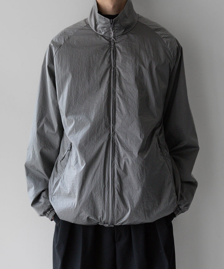 stein(シュタイン)の23AWコレクションWINDBREAKER STAND COLLAR JACKETのSILVER 公式通販サイトsession福岡セレクトショップ