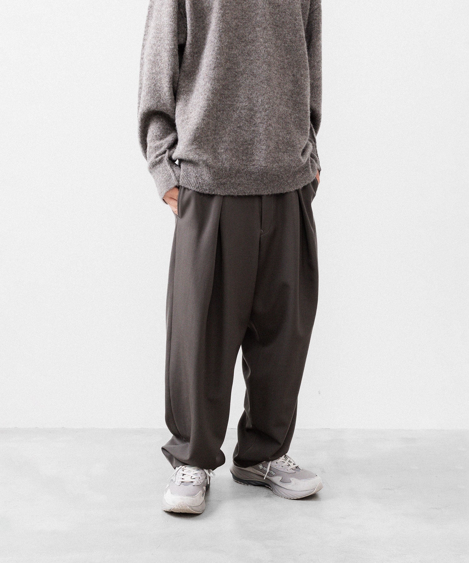 UJOH ウジョー CROSS TUCK PNTのOLIVE GRAY 公式通販サイトsession福岡セレクトショップ