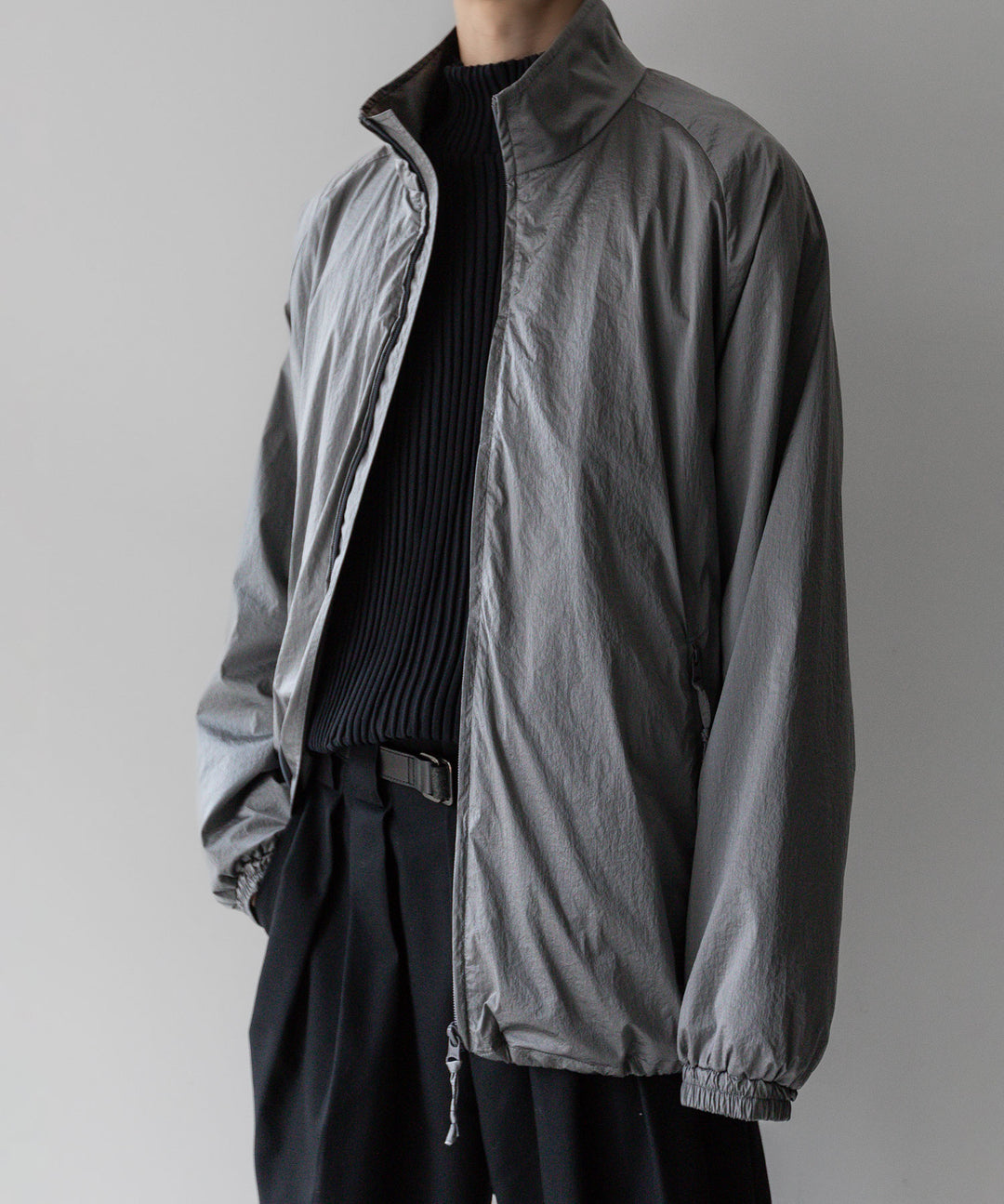 stein(シュタイン)の23AWコレクションWINDBREAKER STAND COLLAR JACKETのSILVER 公式通販サイトsession福岡セレクトショップ
