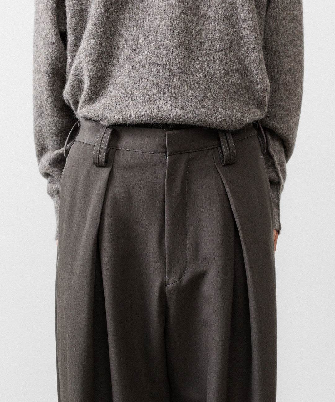 UJOH ウジョー CROSS TUCK PNTのOLIVE GRAY 公式通販サイトsession福岡セレクトショップ