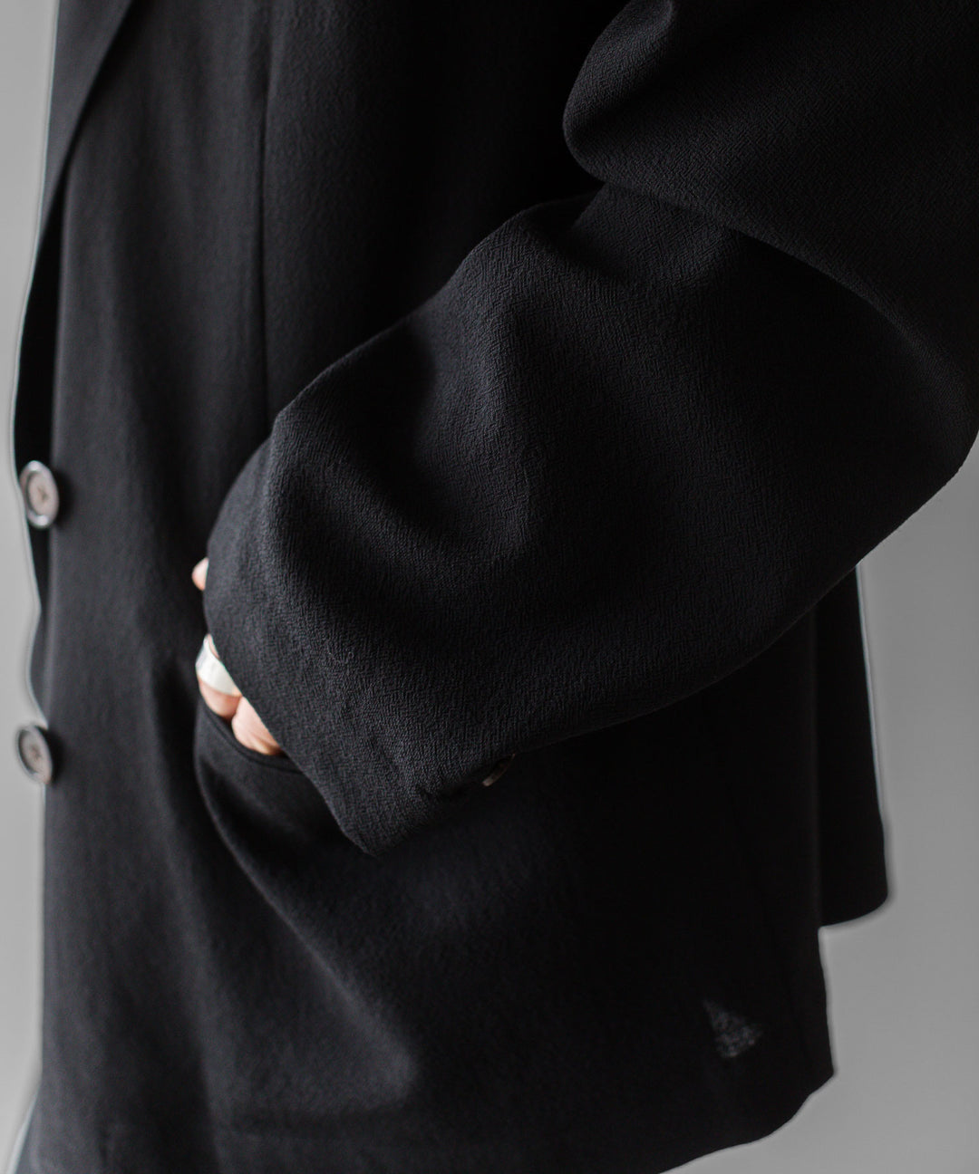 INTÉRIM - インテリムのWOOL CREPE SABLE VOILE DEADSTOCK FABRIC PIPING DOUBLE JACKETのBLACK公式通販サイトsession福岡セレクトショップ
