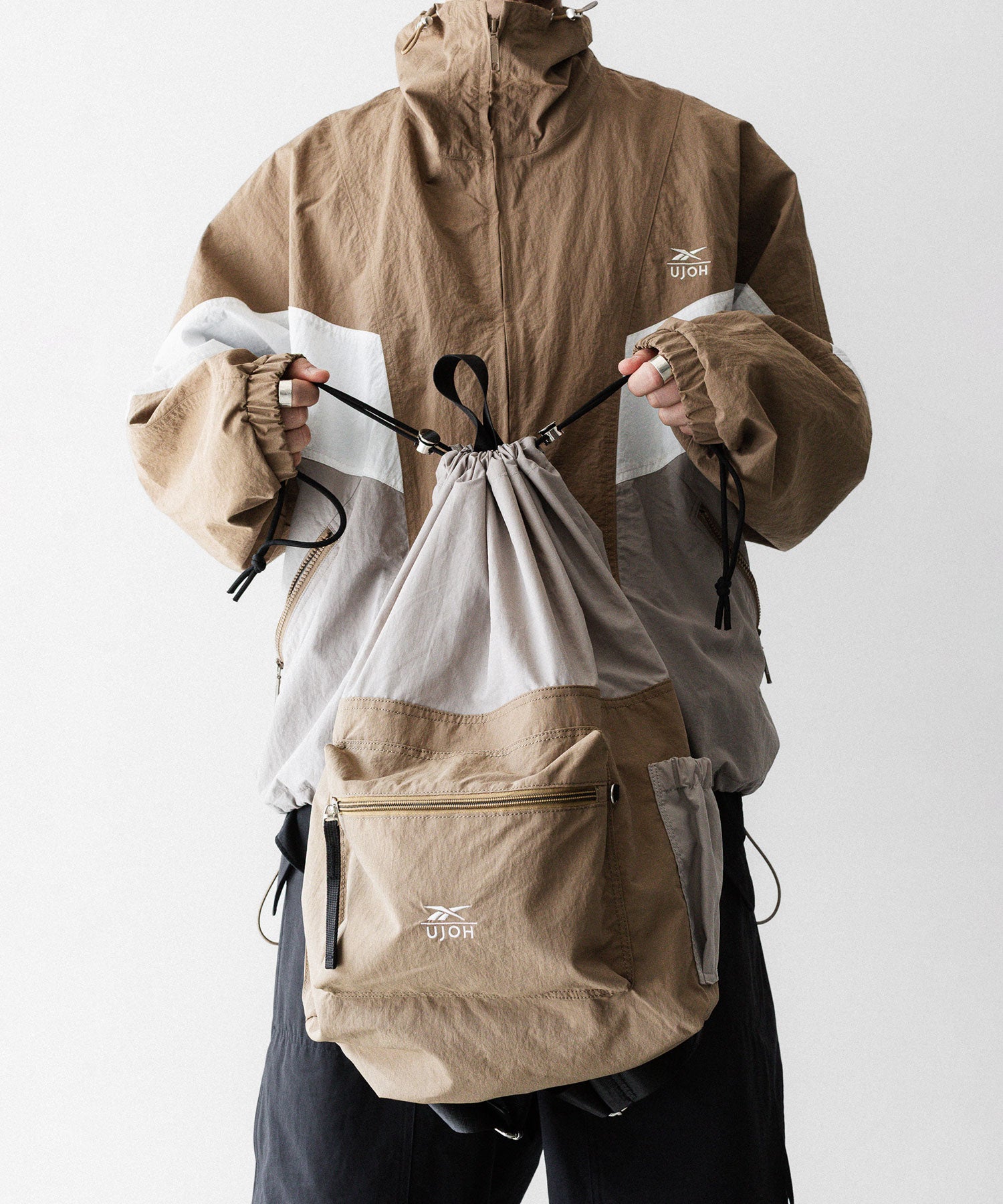 UJOH × Reebok】DRAW CORD BAG - BEIGE | 公式通販サイト session