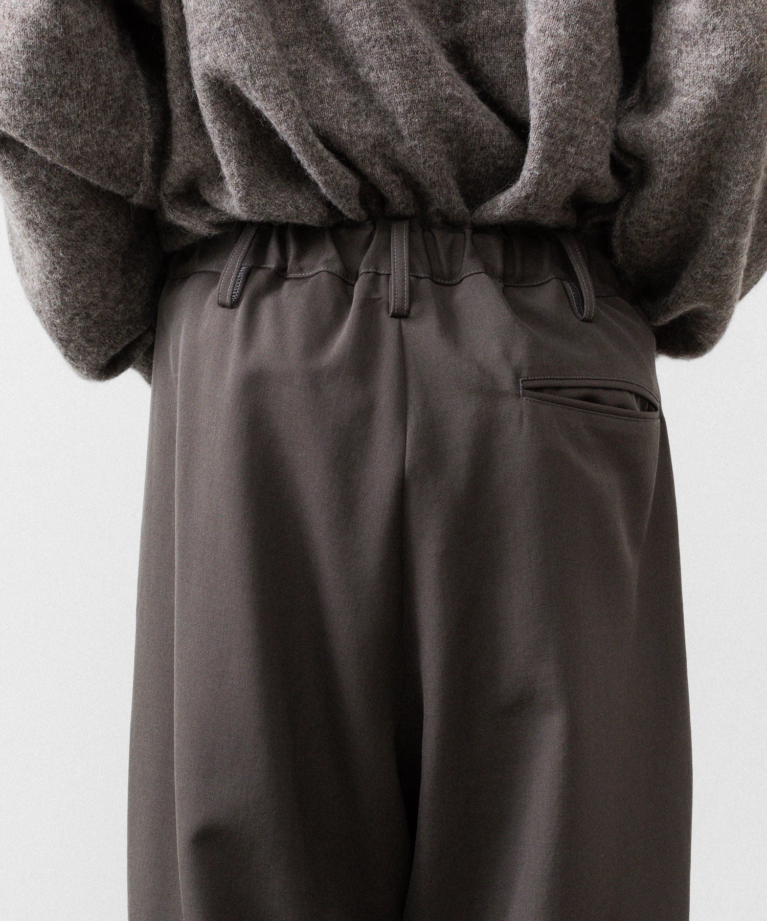 UJOH ウジョー CROSS TUCK PNTのOLIVE GRAY 公式通販サイトsession福岡セレクトショップ