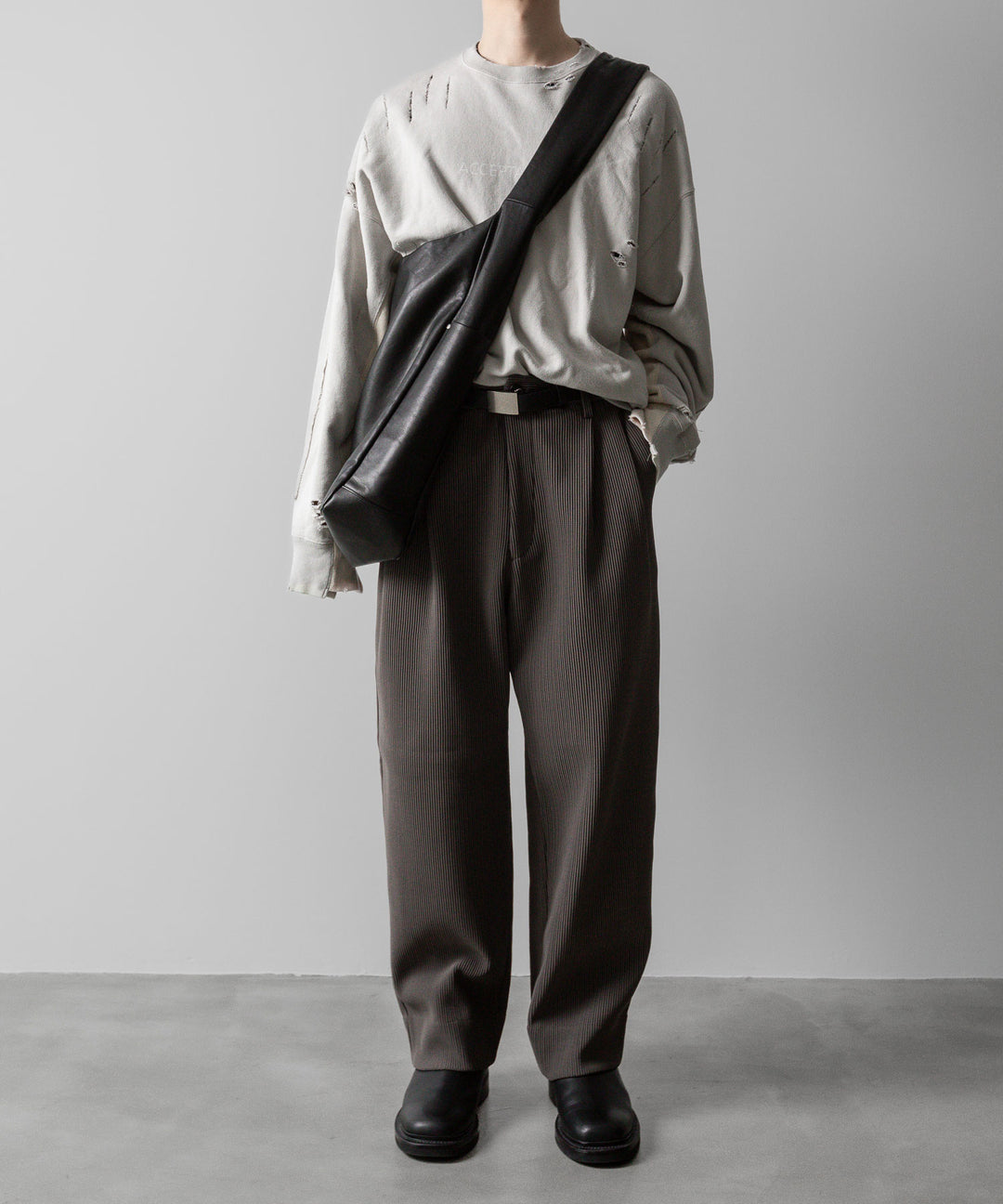 【ssstein】GRADATION PLEATS TWO TUCK TROUSERS - D.GREIGE シュタイン 23SS sessionセッション 福岡セレクトショップ 公式通販サイト
