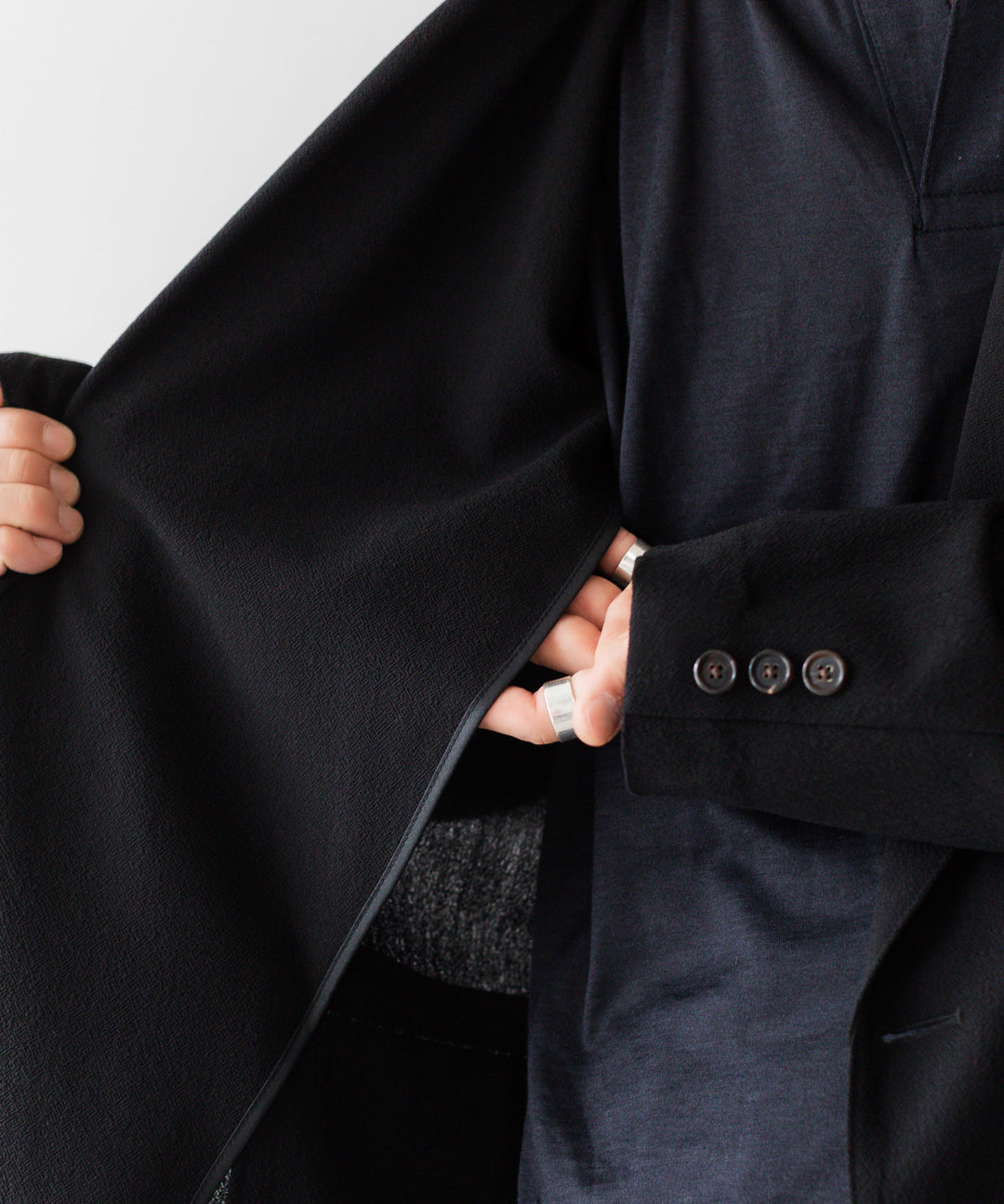 【INTÉRIM】WOOL CREPE SABLE VOILE DEADSTOCK FABRIC PIPING DOUBLE JACKET - BLACK