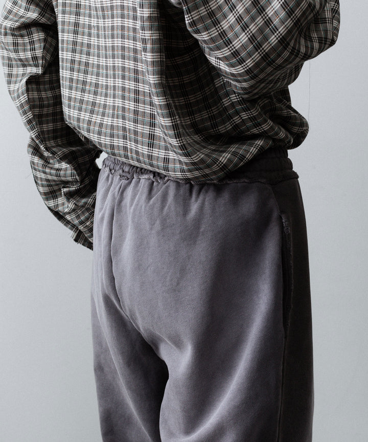 【CODA】WORN BLACK AGING FADED DAMAGED SWEATPANTS - WORN BLACK