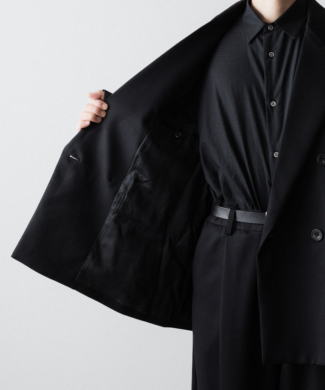 ssstein(シュタイン)のDEFORMED SHOULDER DOUBLE BREASTED JACKET - BLACKの公式通販サイトsession福岡セレクトショップ