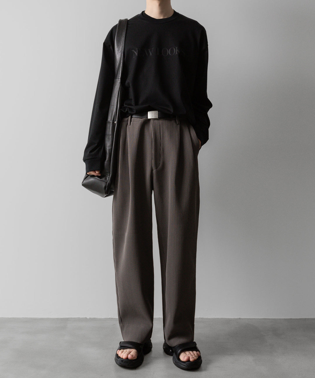 【ssstein】GRADATION PLEATS TWO TUCK TROUSERS - D.GREIGE