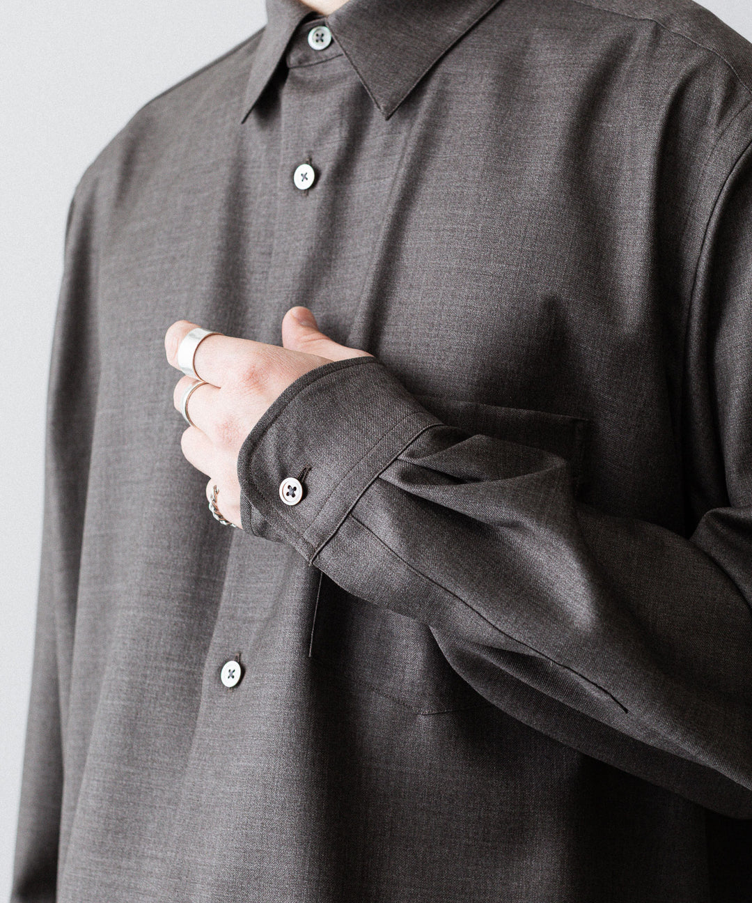 ssstein(シュタイン)のEXTRA FINE WOOL OVERSIZED REGULAR COLLAR SHIRT - BROWN GREYの公式通販サイトsession福岡セレクトショップ