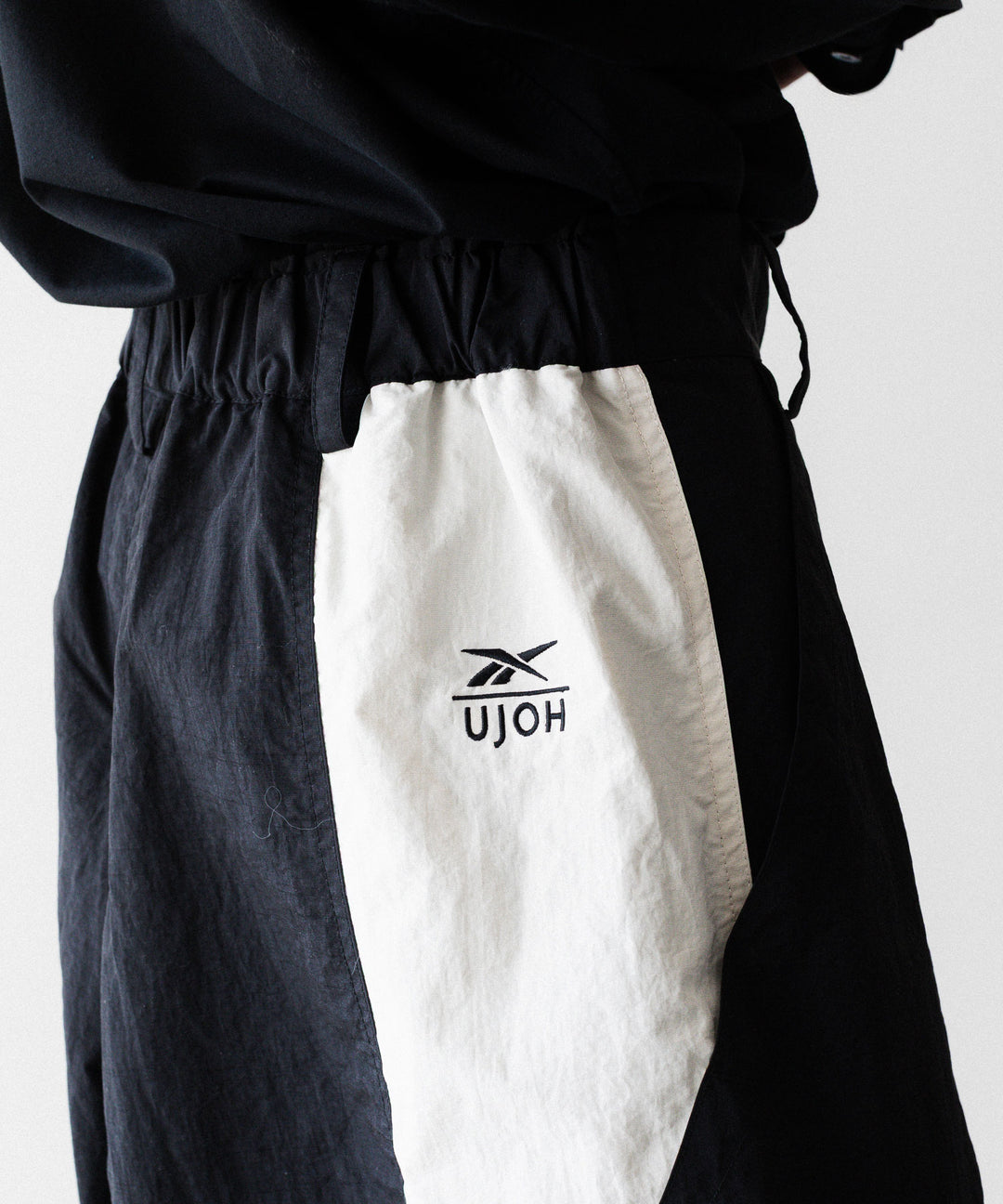 UJOH(ウジョー)×Reebok(リーボック)のWIDE FLARE CARGO PNTのBLACK公式通販サイトsession福岡セレクトショップ