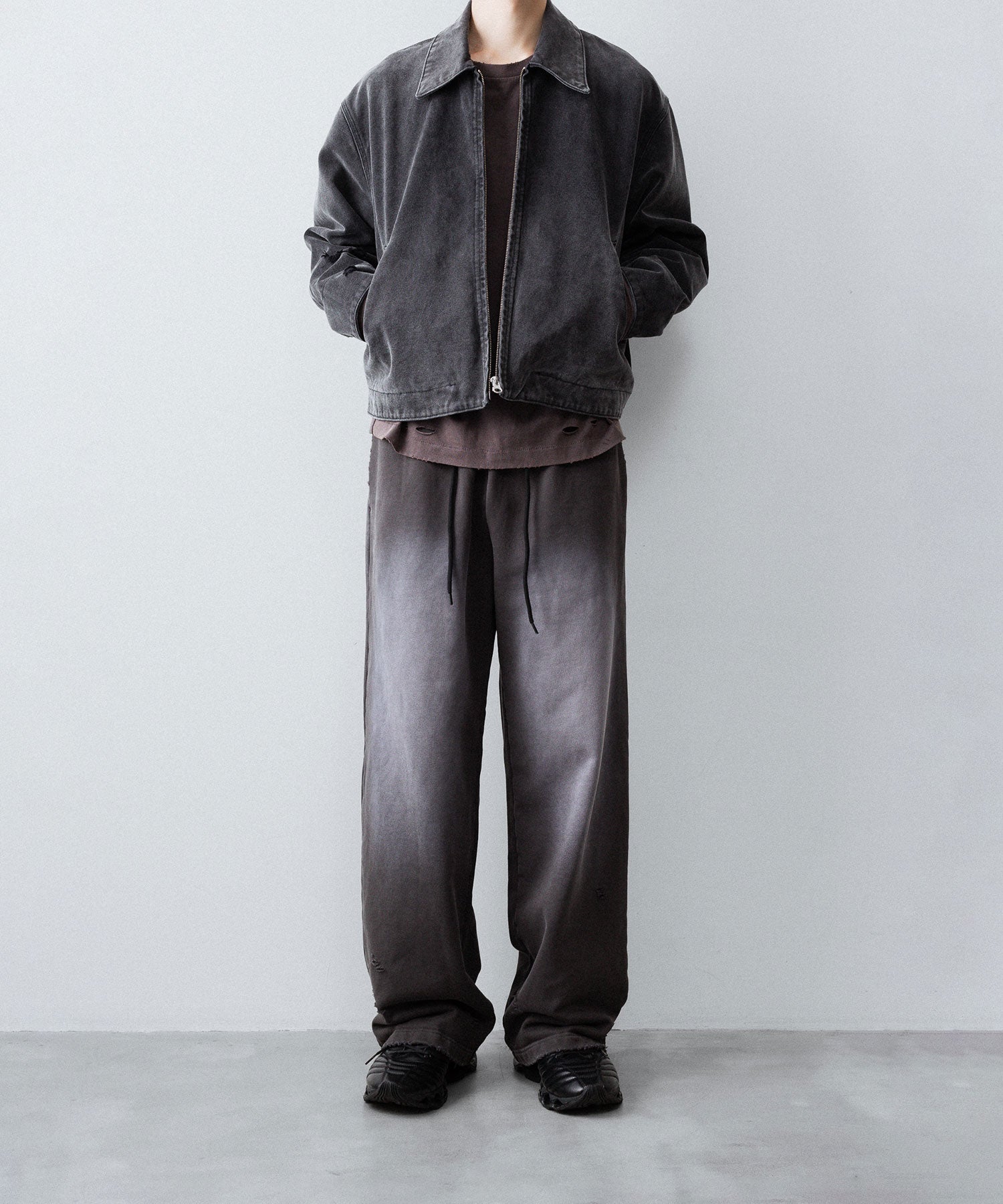 【CODA】WORN BLACK AGING FADED DAMAGED SWEATPANTS - WORN BLACK
