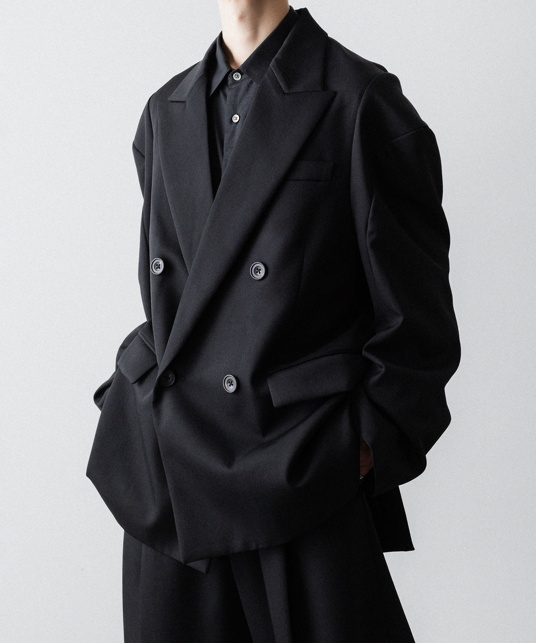 ssstein(シュタイン)のDEFORMED SHOULDER DOUBLE BREASTED JACKET - BLACKの公式通販サイトsession福岡セレクトショップ