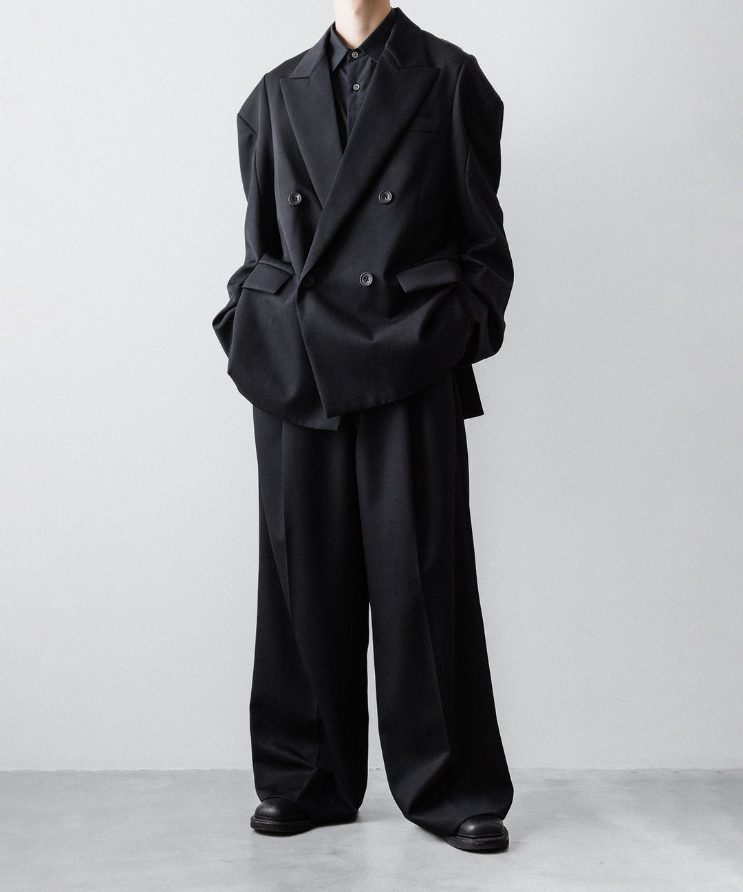 ssstein(シュタイン)のDEFORMED SHOULDER DOUBLE BREASTED JACKET - BLACKの公式通販サイトsession福岡セレクトショップ