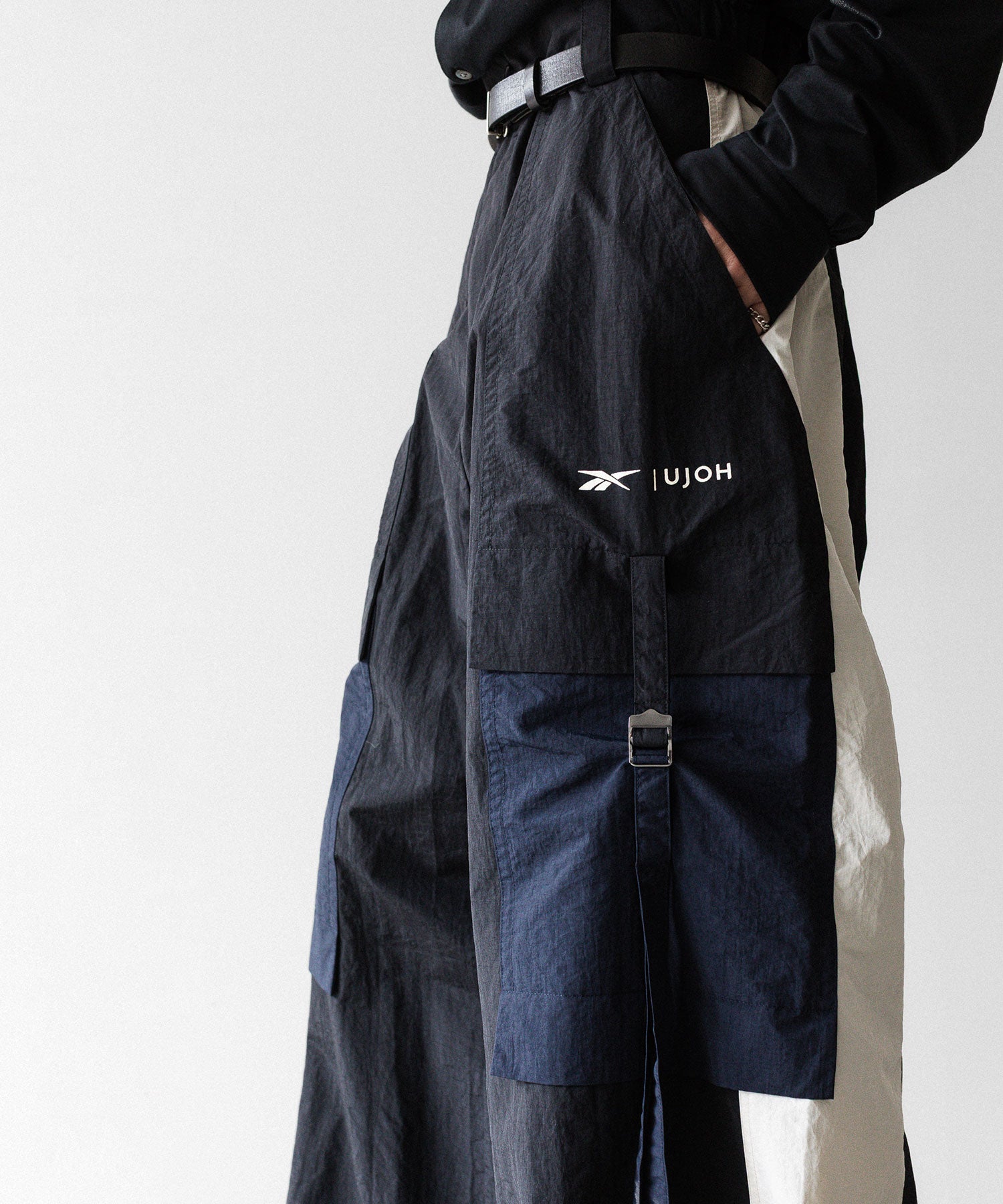 UJOH×Reebok】WIDE FLARE CARGO PNT - BLACK | 公式通販サイト session