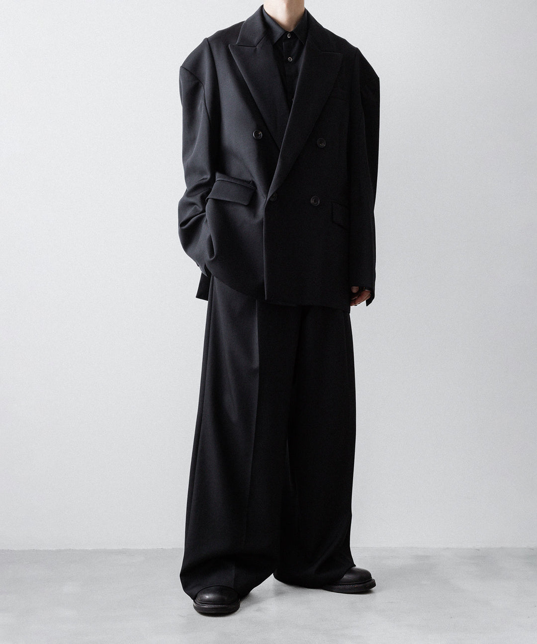 ssstein(シュタイン)のDEFORMED SHOULDER DOUBLE BREASTED JACKET - BLACKの公式通販サイトsession福岡セレクトショップ