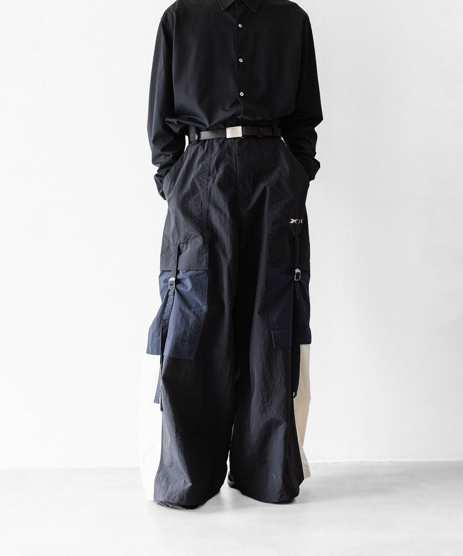 UJOH×Reebok】WIDE FLARE CARGO PNT - BLACK | 公式通販サイト session