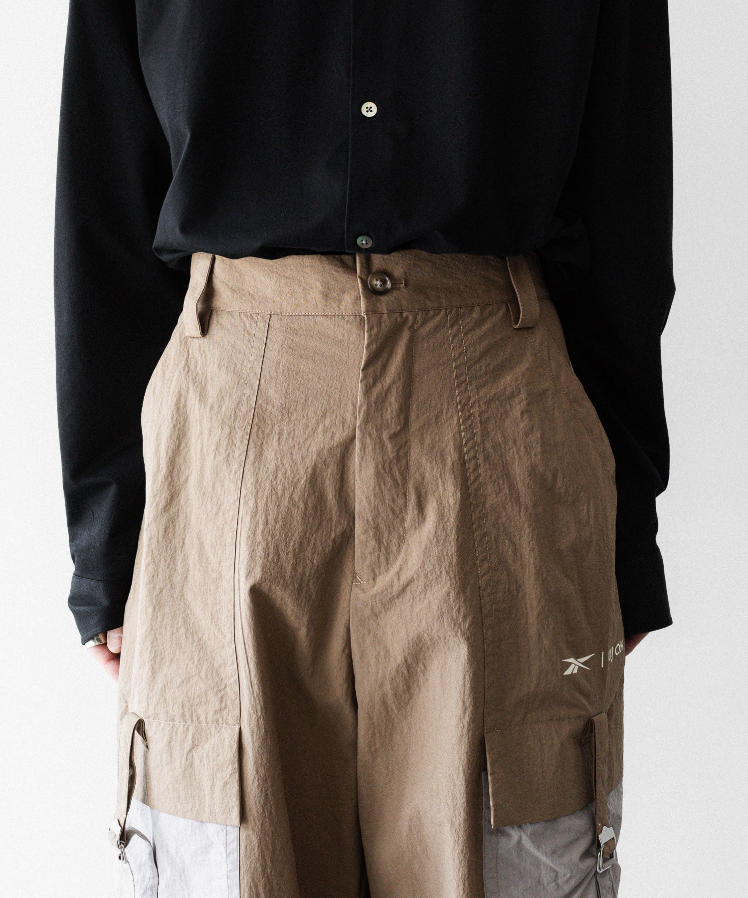 UJOH×Reebok】WIDE FLARE CARGO PNT - BEIGE | 公式通販サイト session
