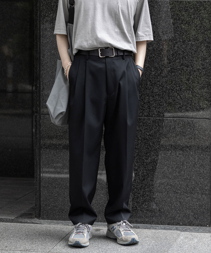 stein(シュタイン)の23AWコレクションBELTLESS WIDE TROUSERSのBLACK