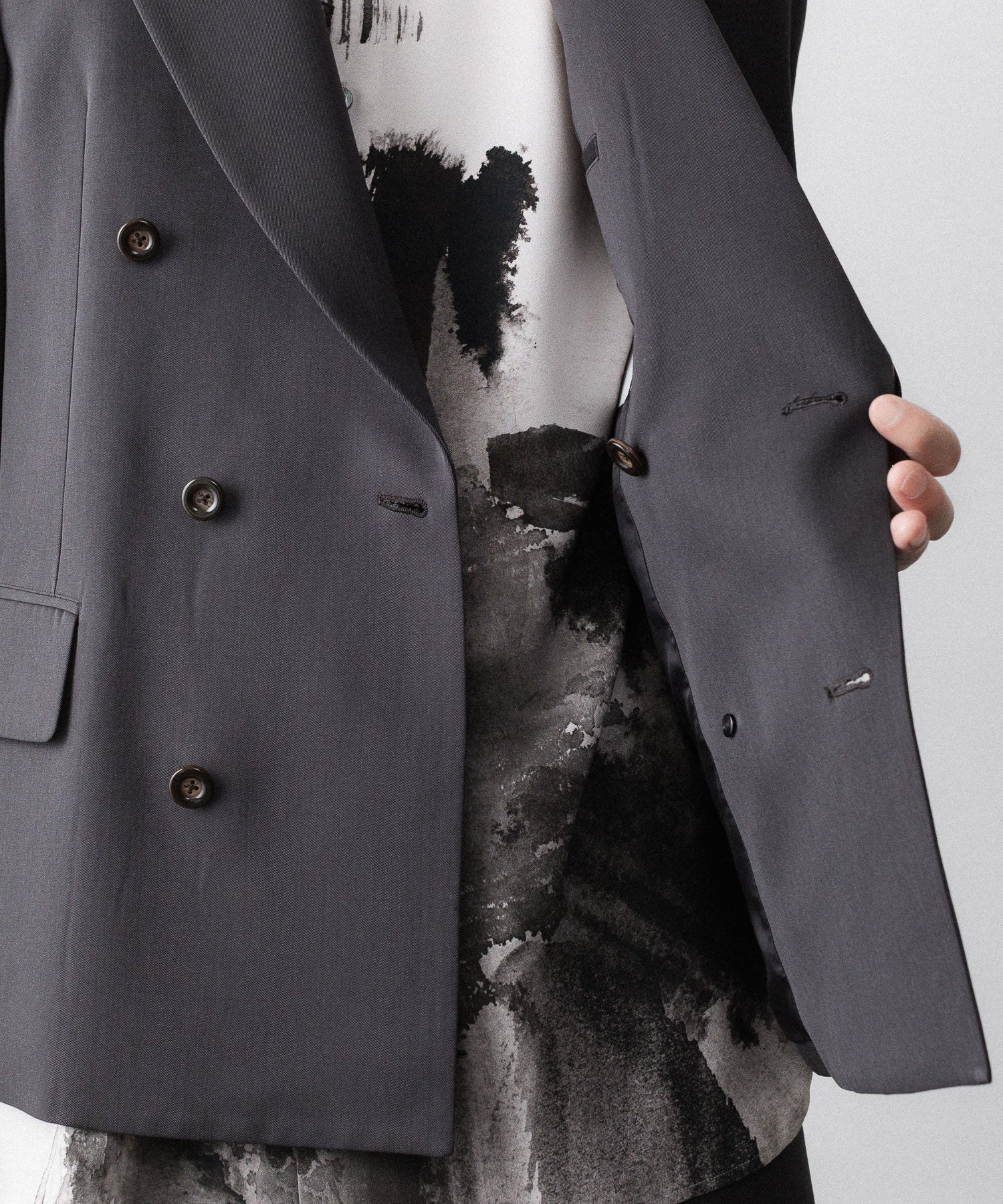 UJOH】LOW GORGE PEAKED LAPEL JKT - STEEL GRAY | 公式通販サイト