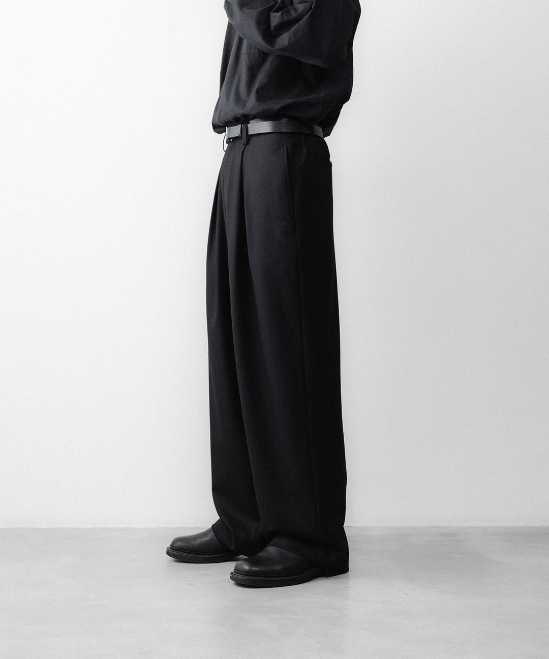 ssstein(シュタイン)のWOOL FLANNEL EASY WIDE TROUSERS - BLACKの公式通販サイトsession福岡セレクトショップ