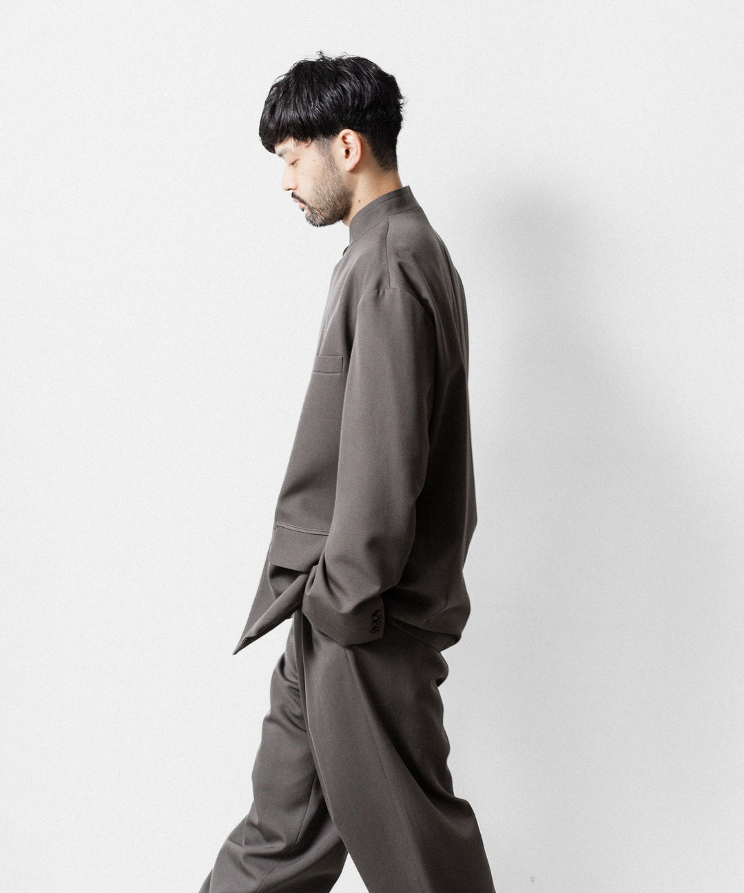 UJOH ウジョーのSTAND COLLAR FLY JKTのOLIVE GRAY公式通販サイトsession福岡セレクトショップ