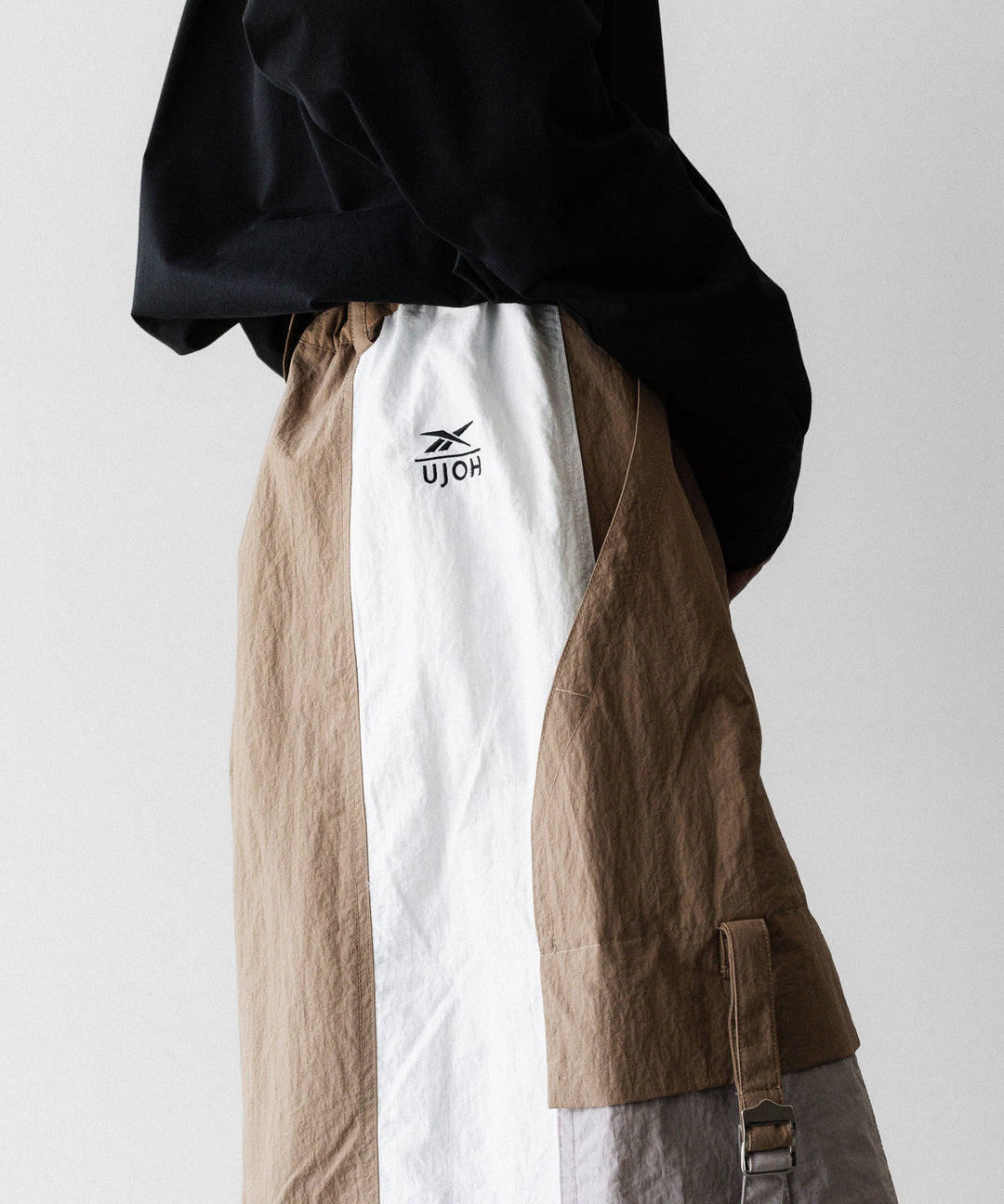 UJOH(ウジョー)×Reebok(リーボック)のWIDE FLARE CARGO PNTのBEIGE 公式通販サイトsession福岡セレクトショップ