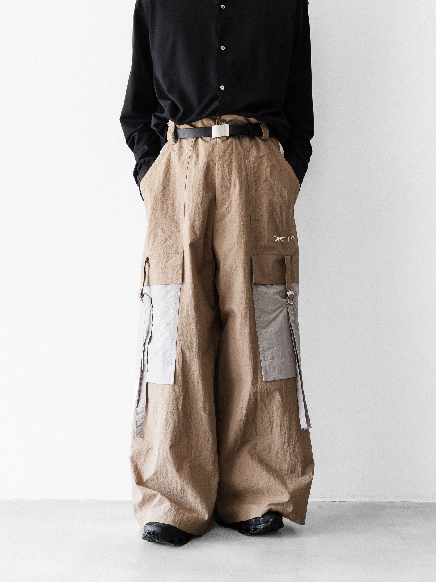 ujoh STUDIOUS 別注　wide flare cargo PNT UJOH×Reebok】WIDE FLARE CARGO PNT - BEIGE | 公式通販サイト session
