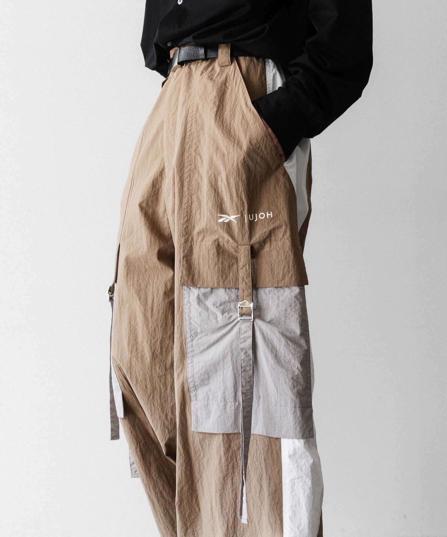 UJOH×Reebok】WIDE FLARE CARGO PNT - BEIGE | 公式通販サイト session