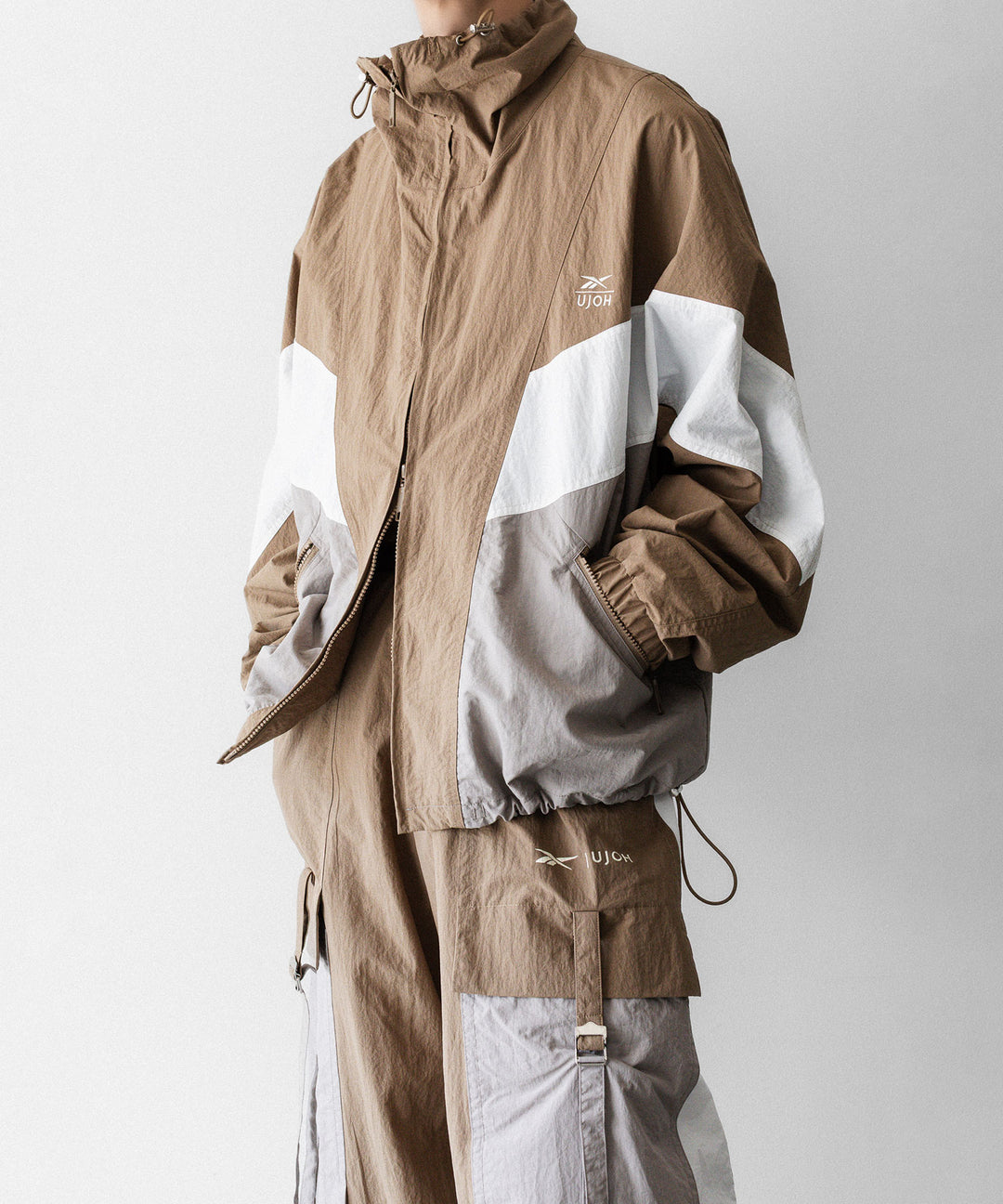 UJOH(ウジョー)×Reebok(リーボック)のZIP STAND COLLAR BLOUSON - BEIGEの公式通販サイトsession福岡セレクトショップ