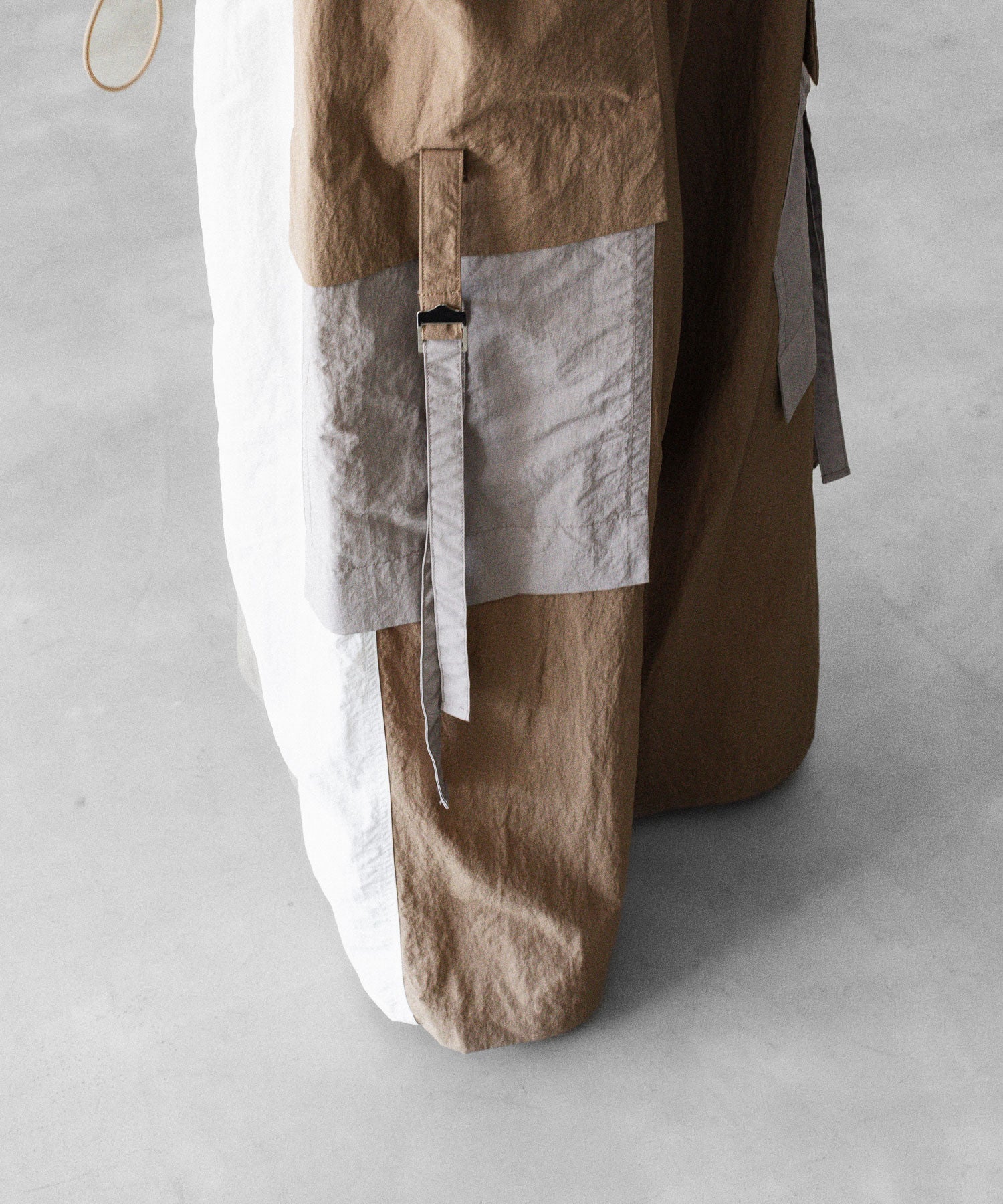 UJOH×Reebok】WIDE FLARE CARGO PNT - BEIGE | 公式通販サイト session