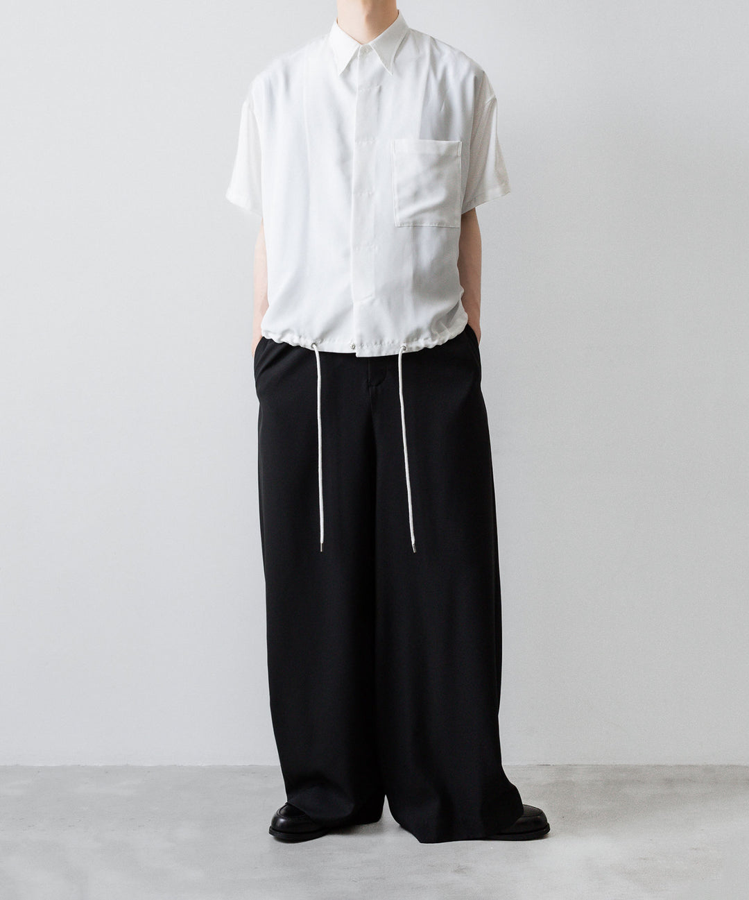 【ato】OVERSIZED DRAW CORD SHIRT - WHITE