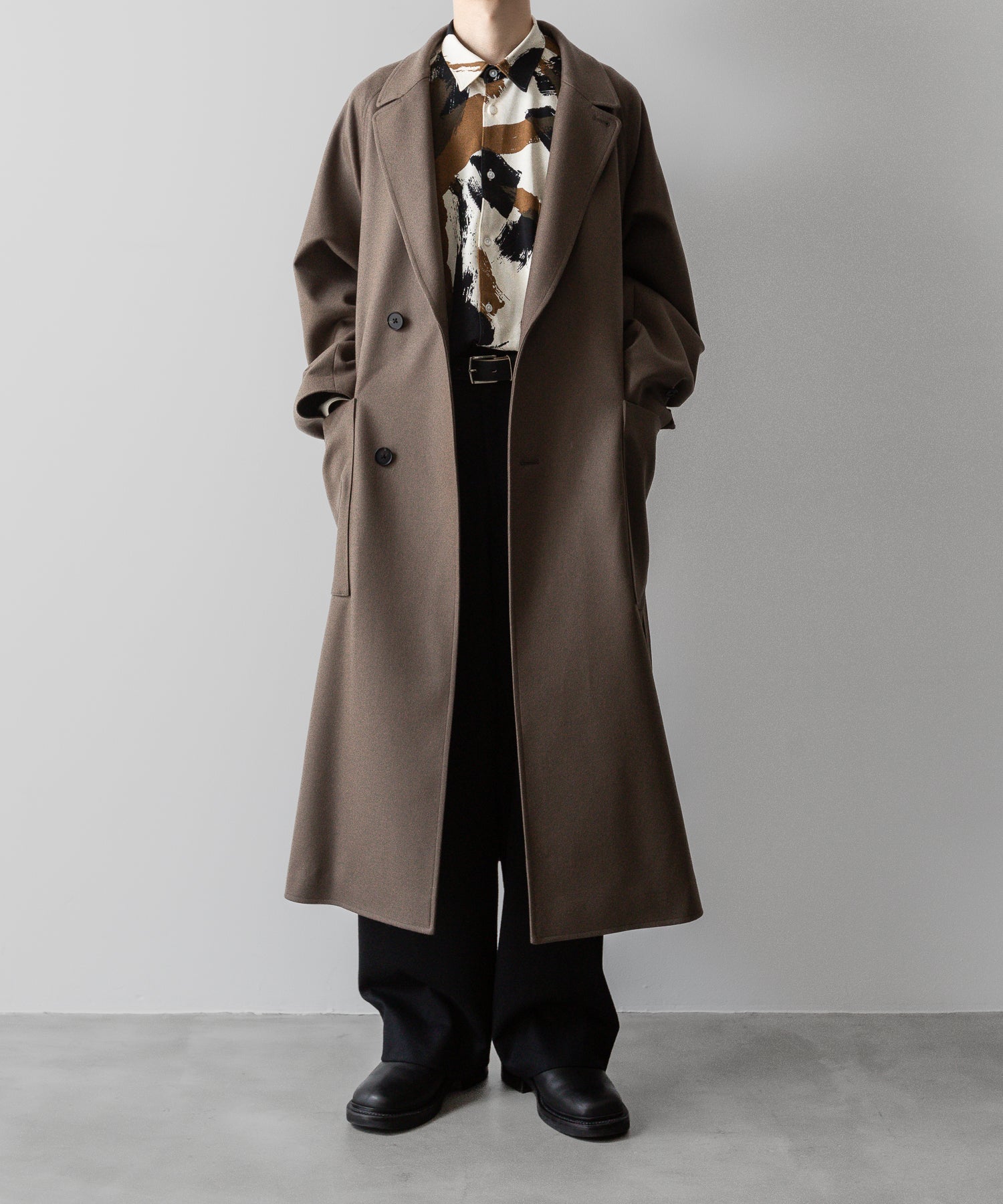 stein(シュタイン)の24AWコレクション OVERSIZED POCKET COAT - DARK GREIGE 公式通販サイトsession福岡セレクトショップ