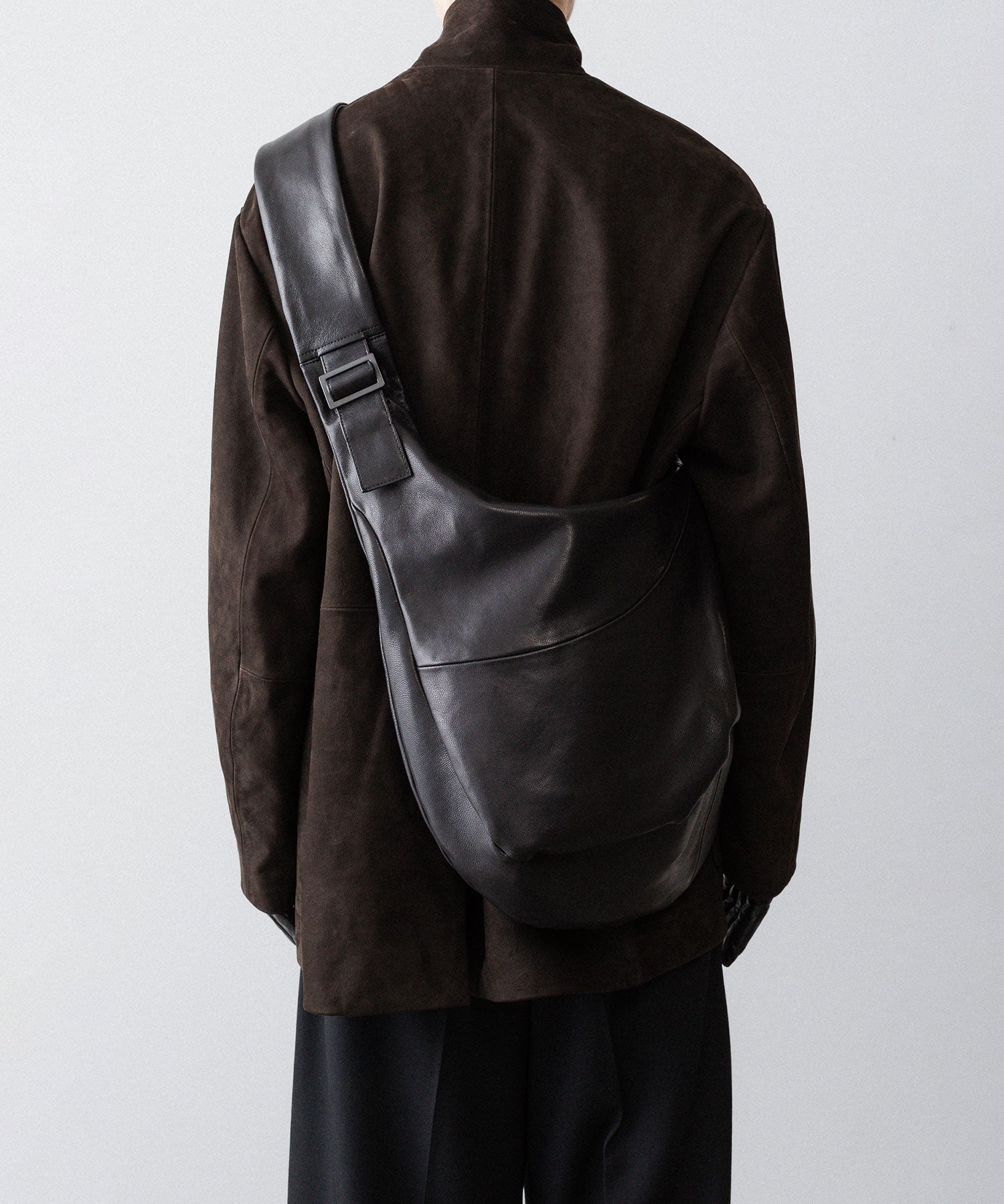 ssstein / シュタイン】TWIST SHOULDER BAG - BLACK | 公式通販サイト