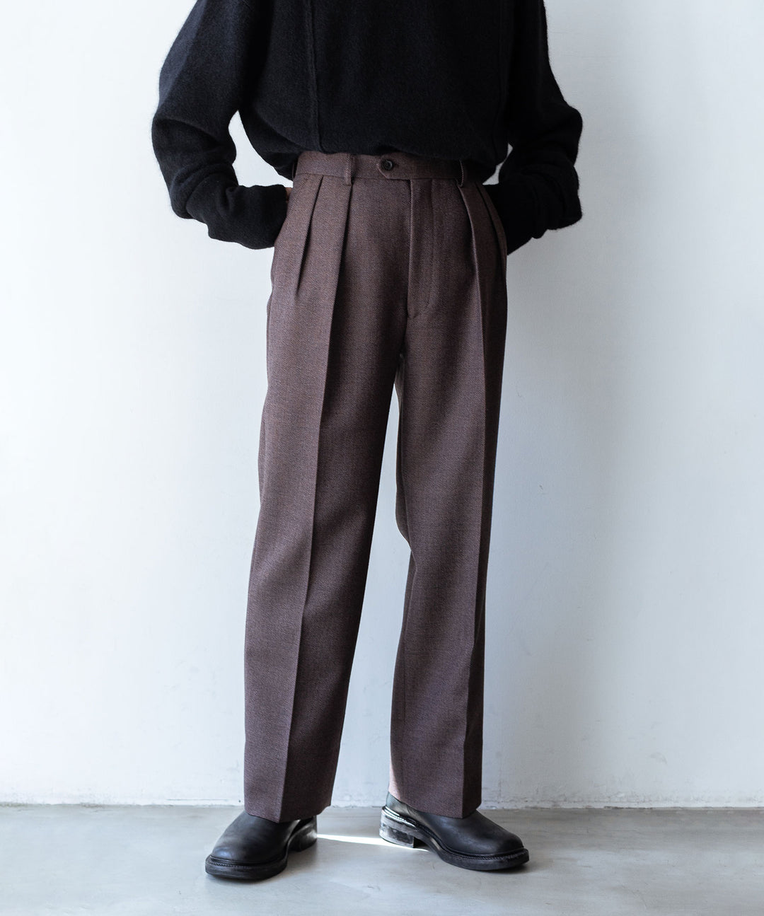 INTÉRIM インテリム LIMITED BASKET WEAVE 2-TUCK STRAIGHT SLACKS - BROWN sessionセッション福岡セレクトショップ 公式通販サイト
