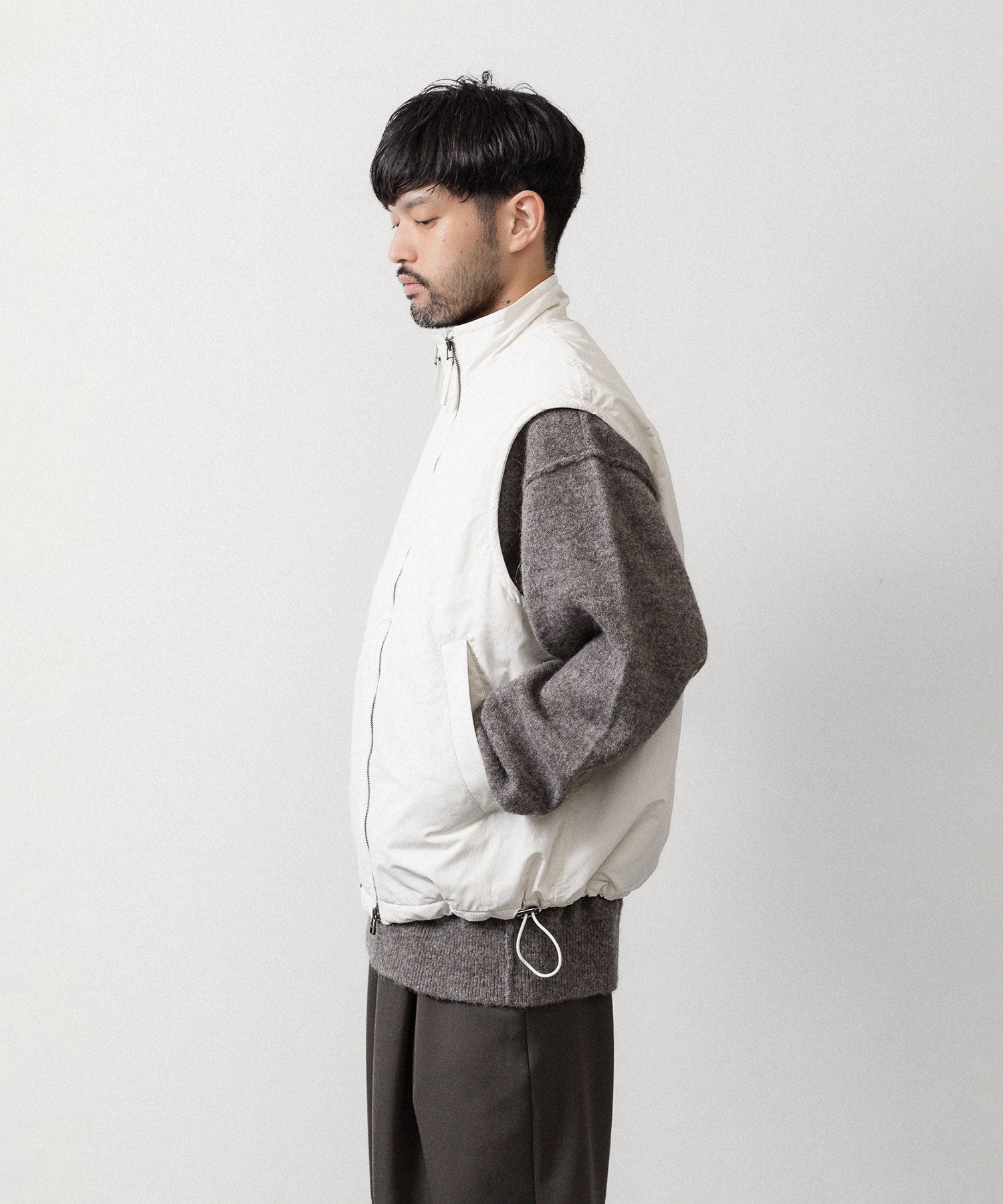 UJOH ウジョーのW ZIP VESTのIVORY公式通販サイトsession福岡セレクトショップ