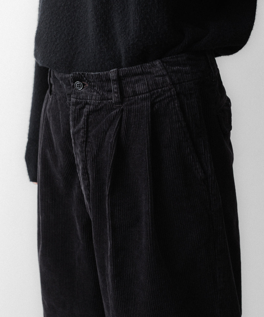 concause-コンコースのCORDUROY WIDE TAPERED SLACKSのBLACK公式通販サイトsession福岡セレクトショップ