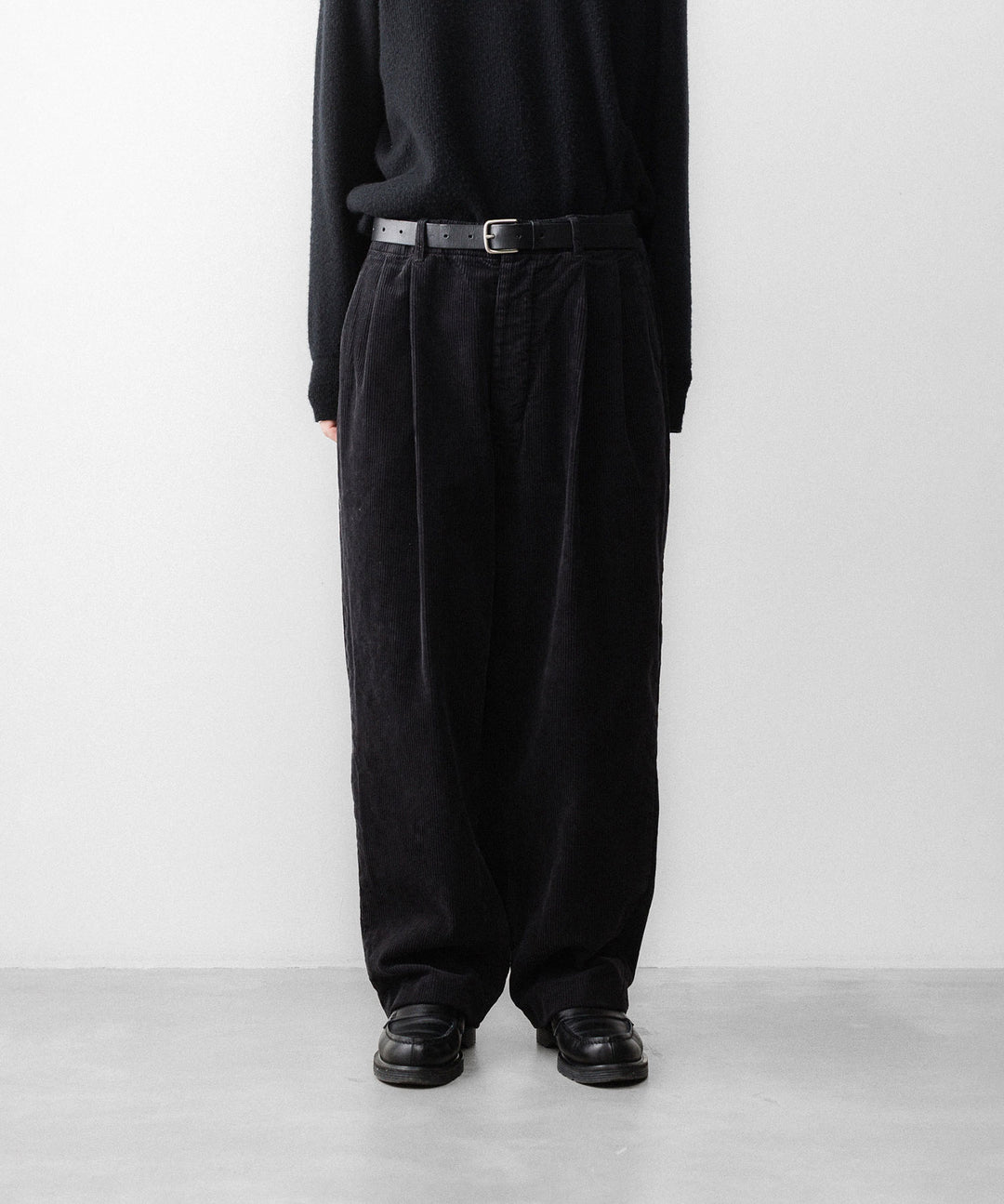 concause-コンコースのCORDUROY WIDE TAPERED SLACKSのBLACK公式通販サイトsession福岡セレクトショップ