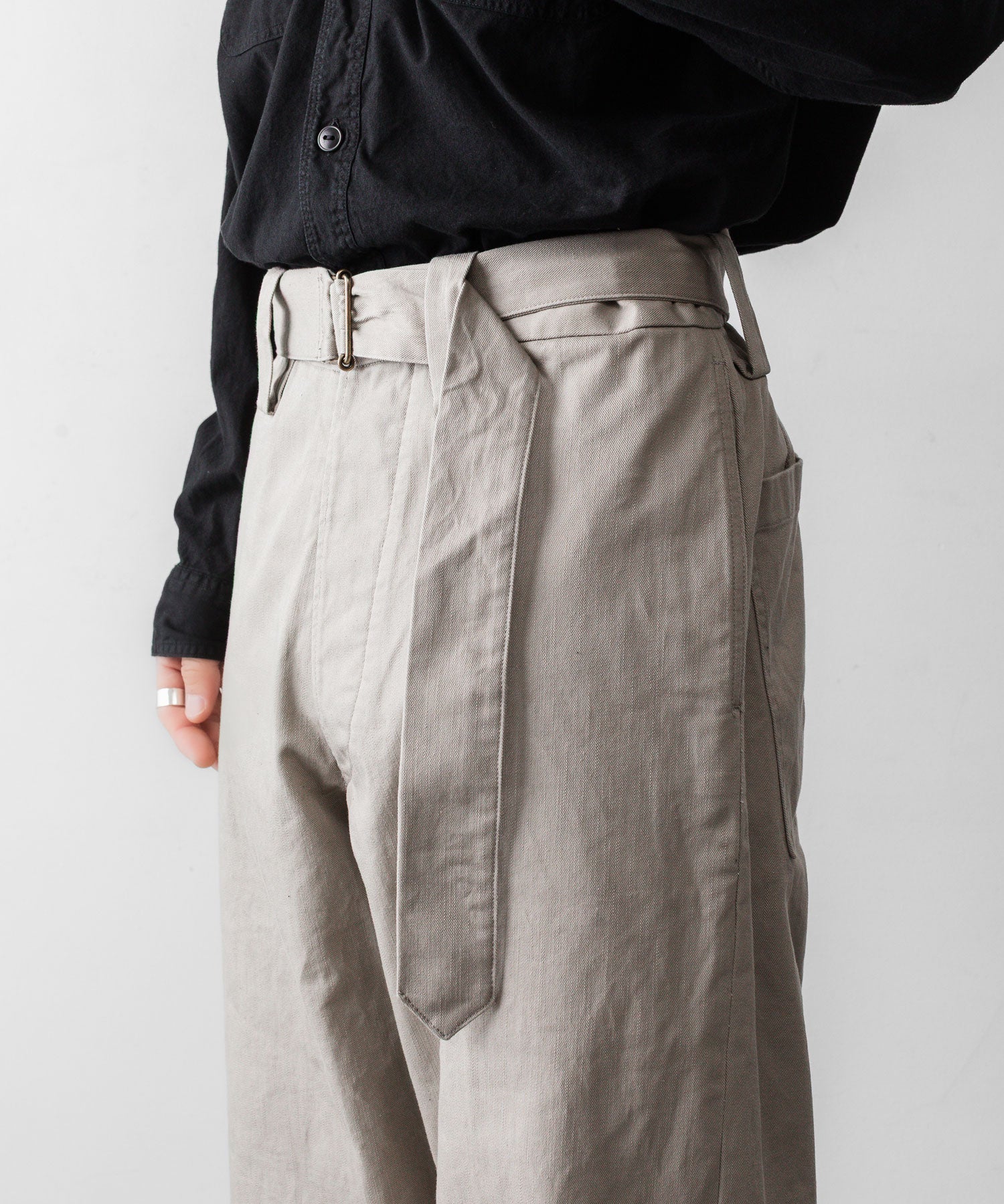 INTÉRIM/インテリム】 FABRIC WASHER CHINO BELTED FRENCH ARMY MIL