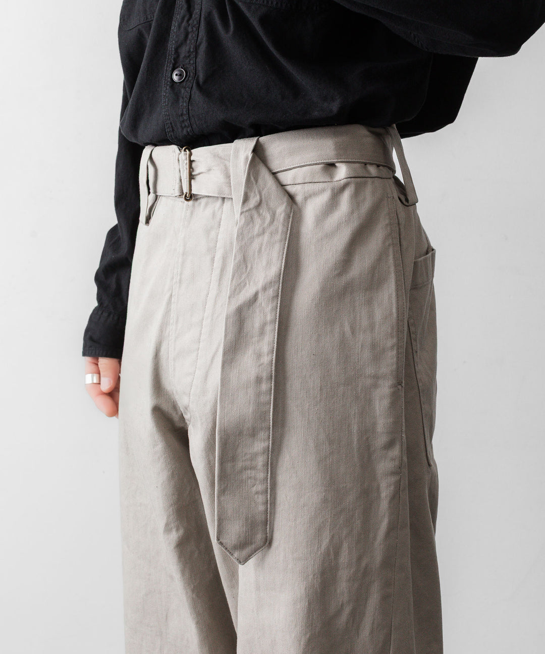 INTÉRIM インテリムのFABRIC WASHER CHINO BELTED FRENCH ARMY MIL BAGGY TROUSERのBEIGE 公式通販サイトsession福岡セレクトショップ
