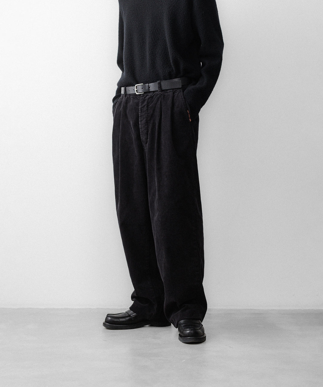 concause-コンコースのCORDUROY WIDE TAPERED SLACKSのBLACK公式通販サイトsession福岡セレクトショップ